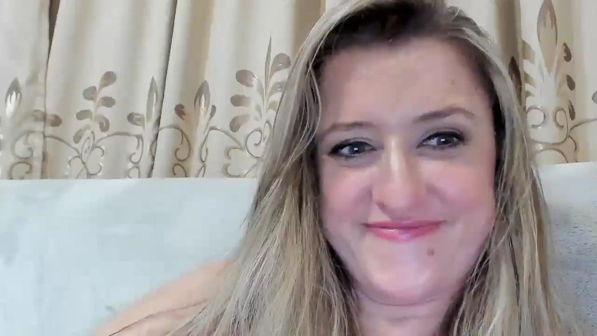 Gallery image thumbnail from BestDream's myfreecams stream on, 08/08/2025, 23:34 image 15 of 20