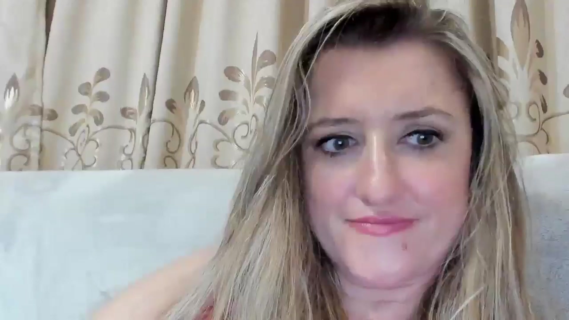 Gallery image thumbnail from BestDream's myfreecams stream on, 08/08/2025, 23:34 image 18 of 20