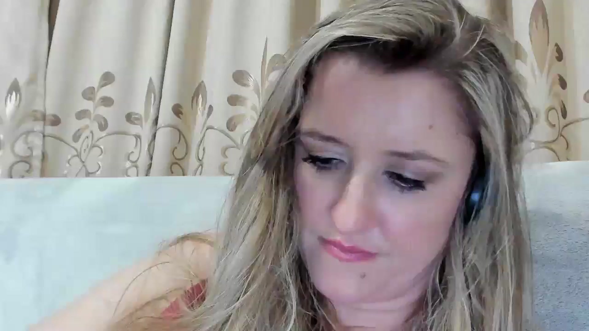 Gallery image thumbnail from BestDream's myfreecams stream on, 08/09/2025, 24:00 image 3 of 20