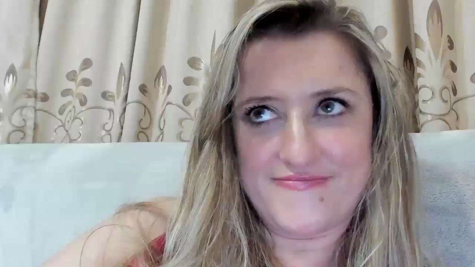 Gallery image thumbnail from BestDream's myfreecams stream on, 08/09/2025, 24:00 image 5 of 20