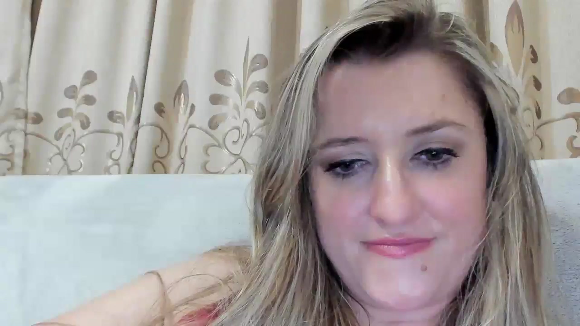 Gallery image thumbnail from BestDream's myfreecams stream on, 08/09/2025, 24:15 image 10 of 20