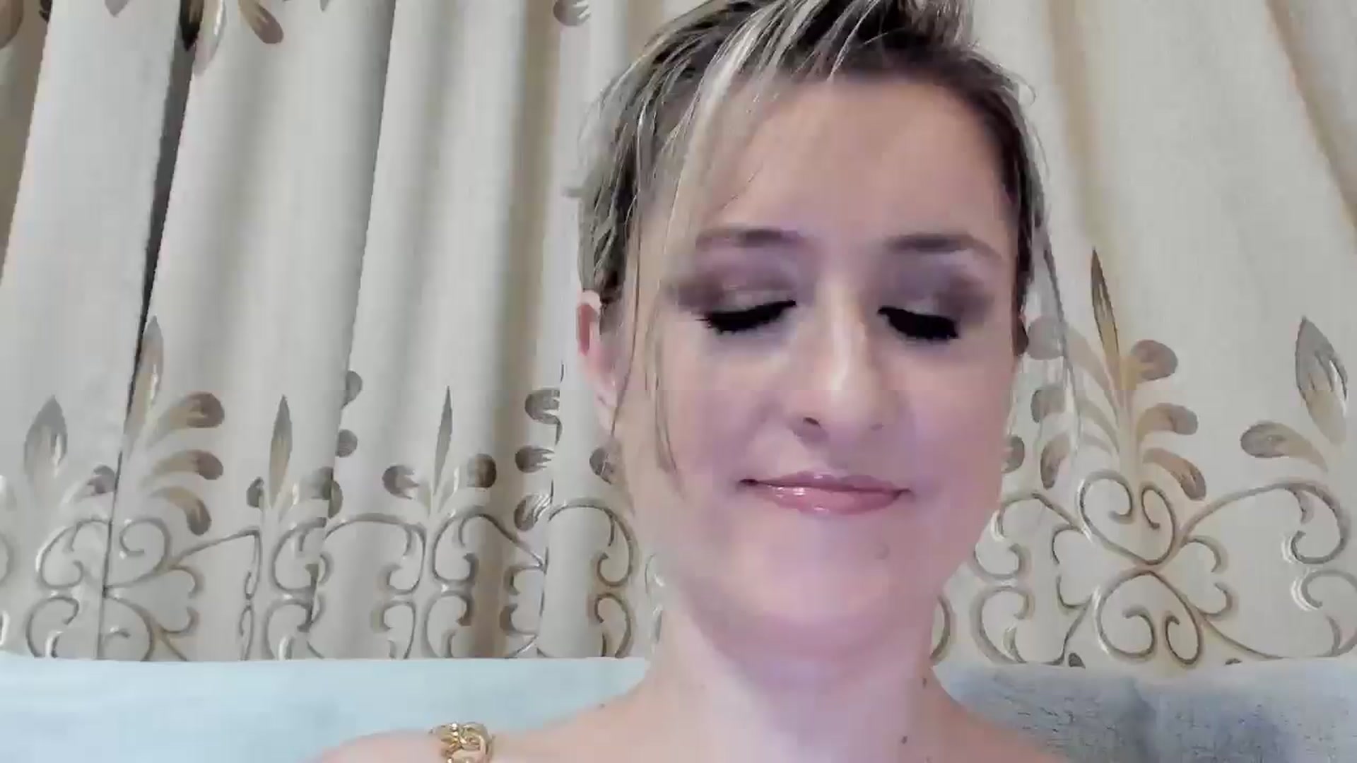 Gallery image thumbnail from BestDream's myfreecams stream on, 08/10/2025, 24:49 image 17 of 20