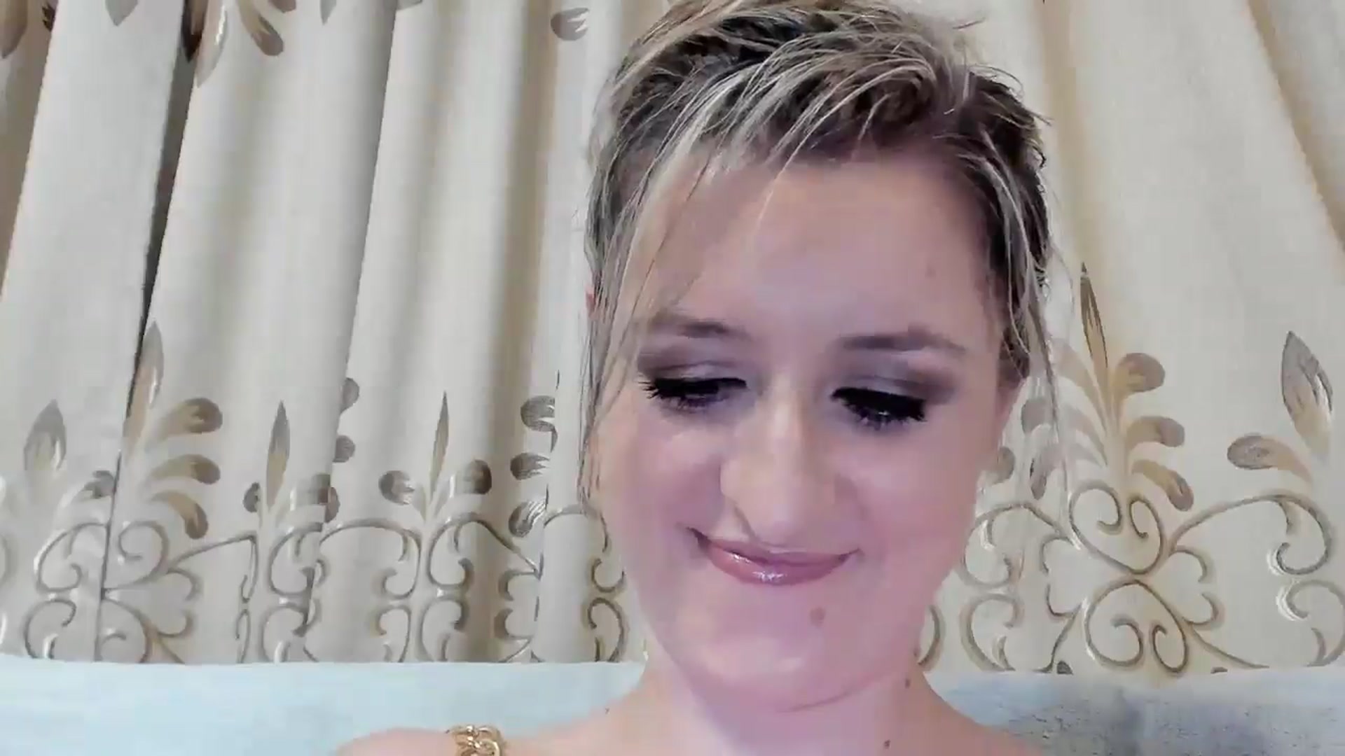 Gallery image thumbnail from BestDream's myfreecams stream on, 08/10/2025, 24:49 image 19 of 20