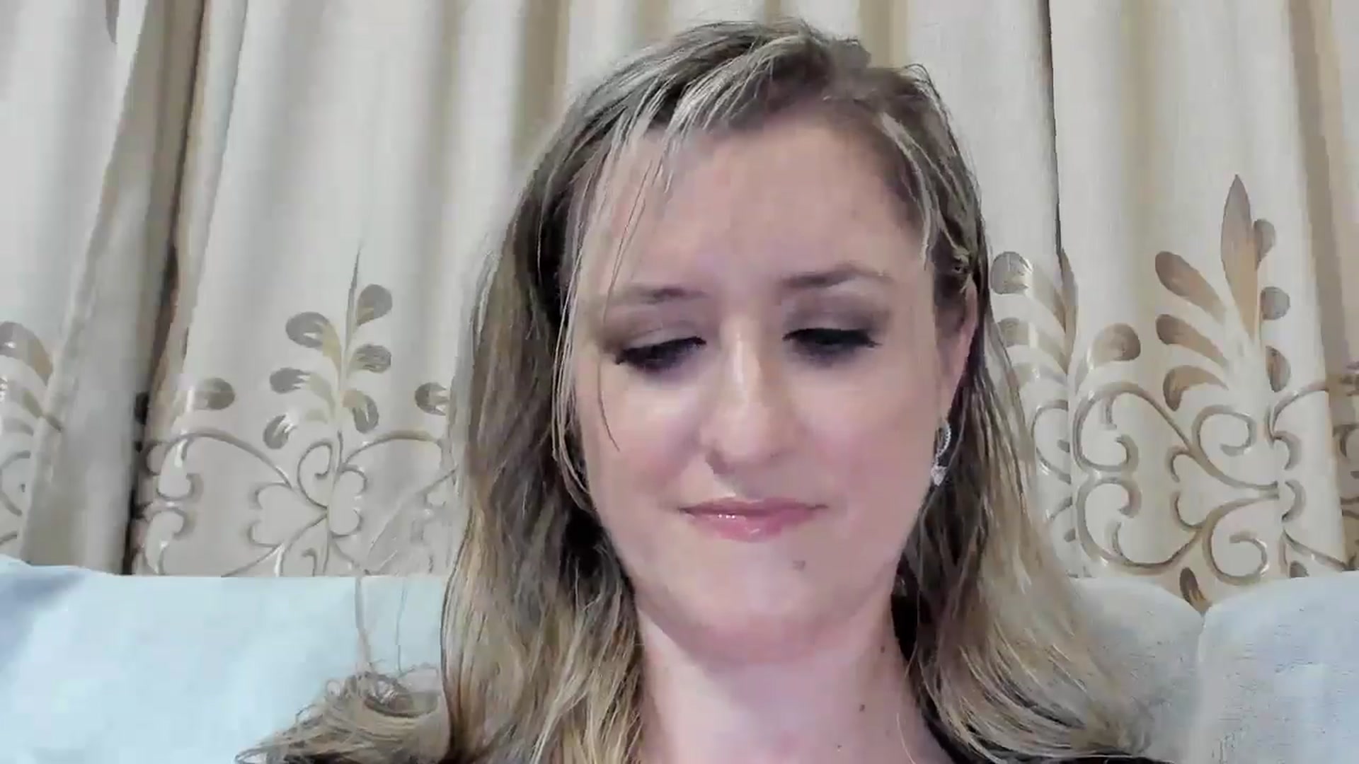 Gallery image thumbnail from BestDream's myfreecams stream on, 08/10/2025, 22:08 image 11 of 20