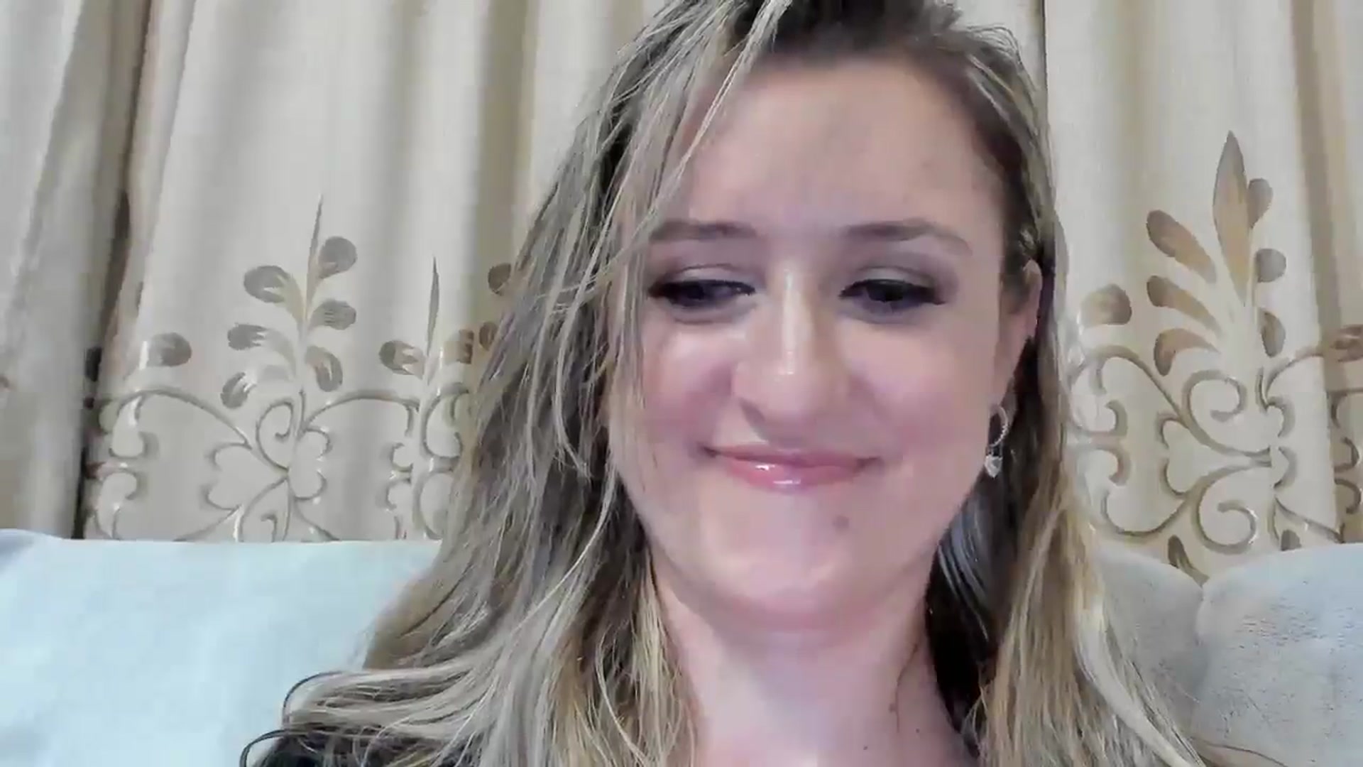 Gallery image thumbnail from BestDream's myfreecams stream on, 08/10/2025, 22:52 image 15 of 20