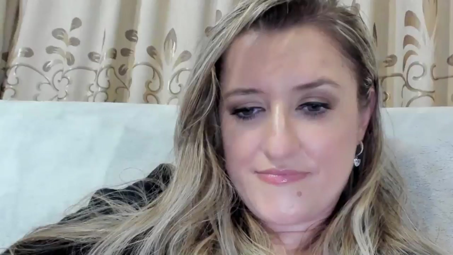 Gallery image thumbnail from BestDream's myfreecams stream on, 08/10/2025, 23:42 image 2 of 20
