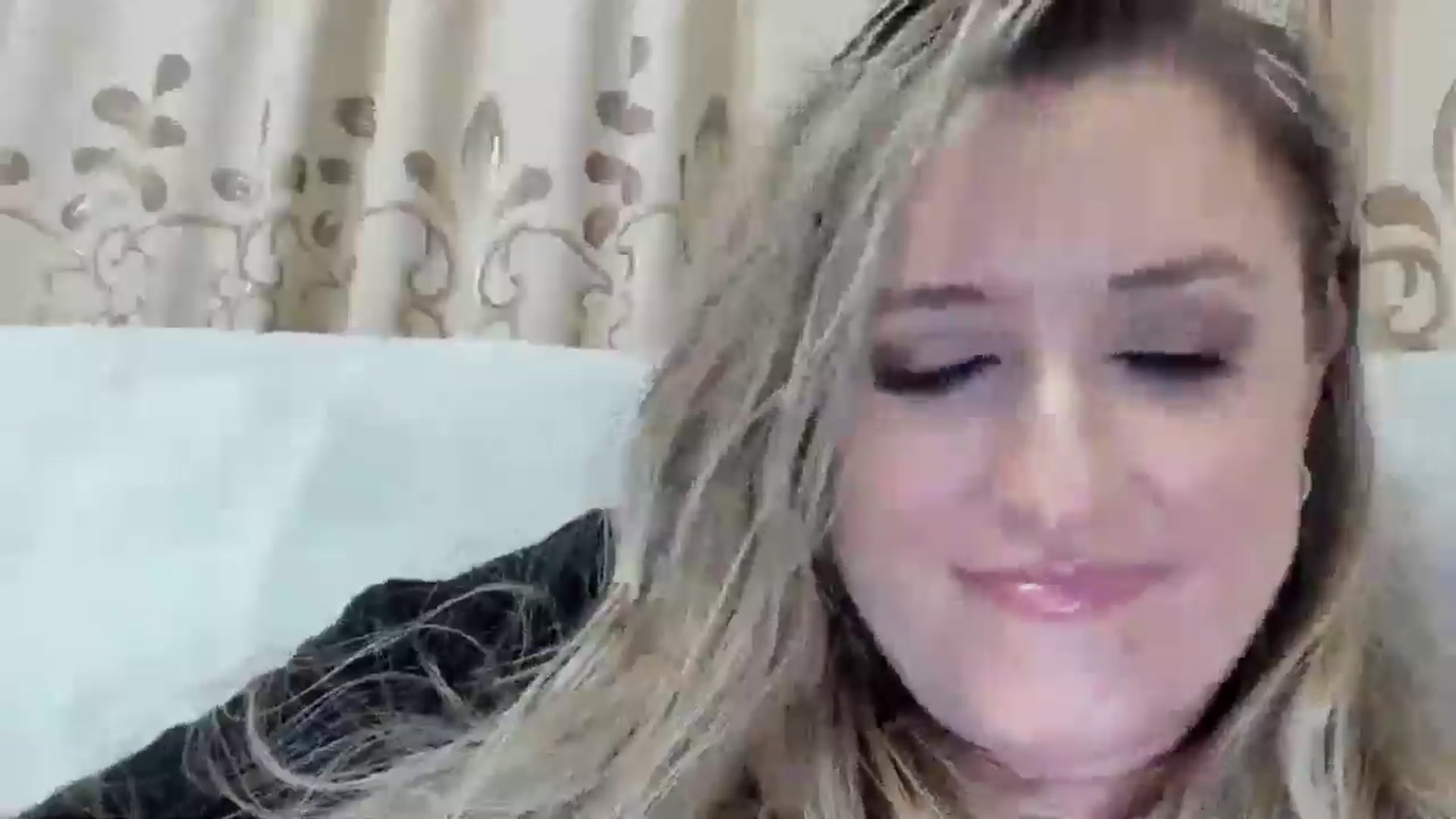 Gallery image thumbnail from BestDream's myfreecams stream on, 08/10/2025, 23:42 image 16 of 20