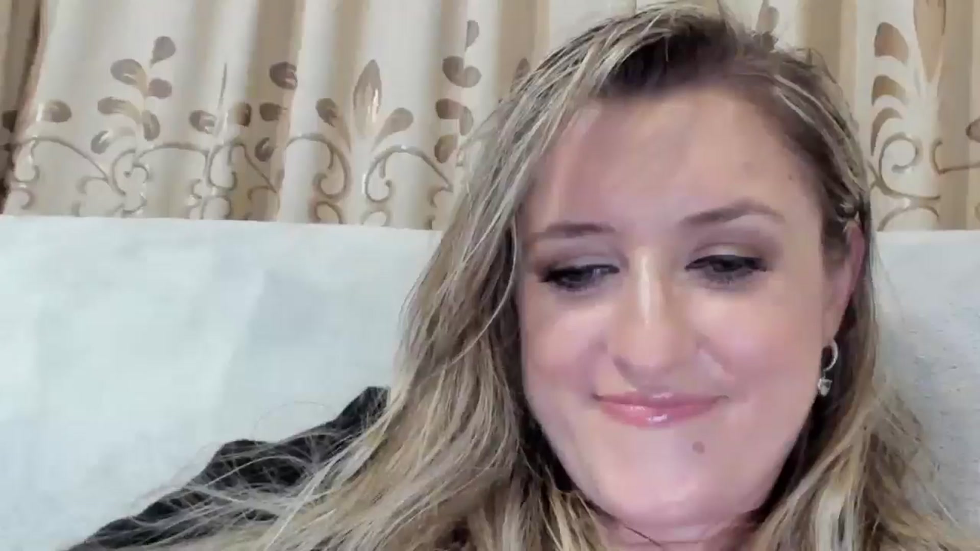 Gallery image thumbnail from BestDream's myfreecams stream on, 08/10/2025, 23:42 image 14 of 20