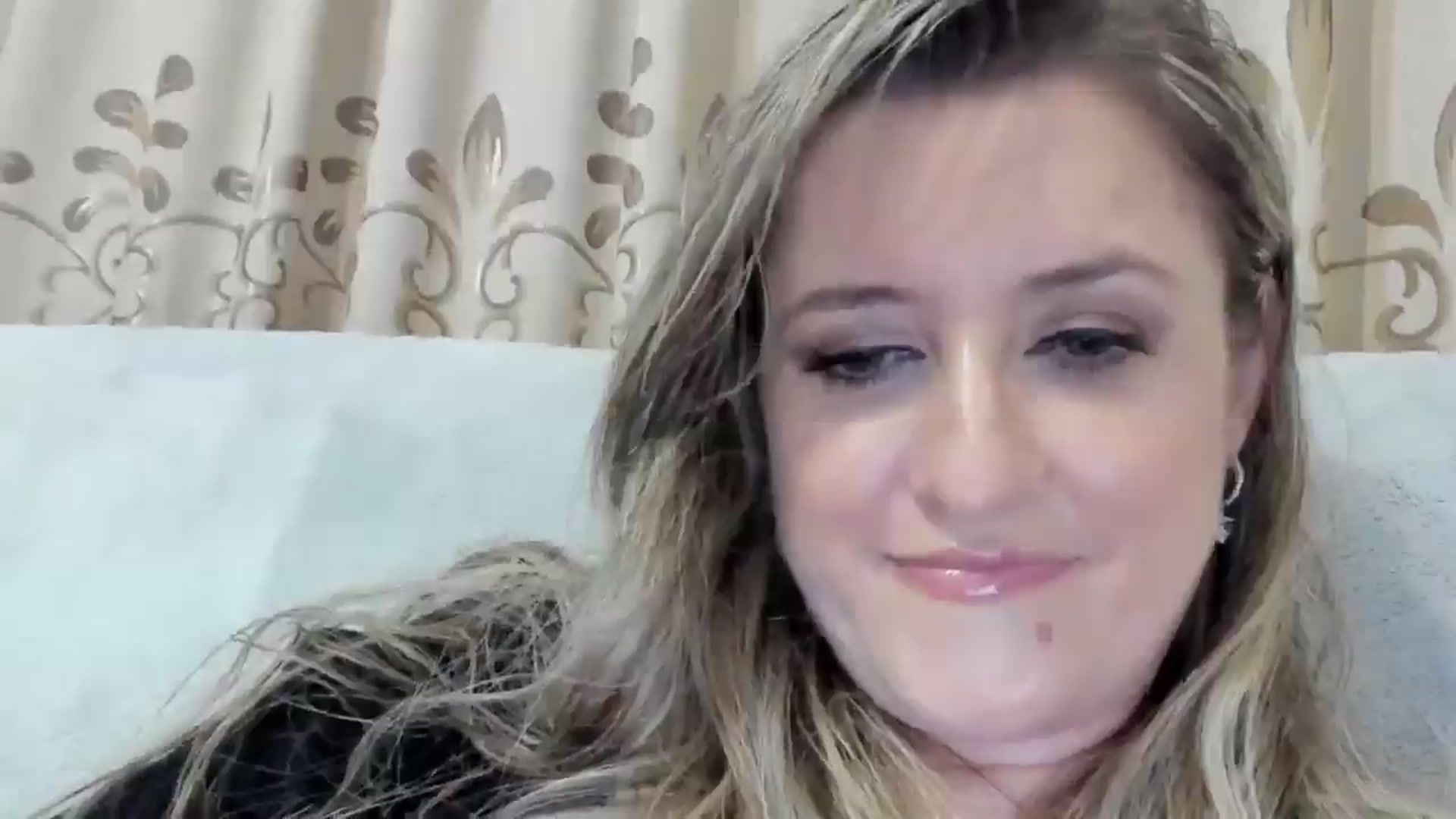 Gallery image thumbnail from BestDream's myfreecams stream on, 08/10/2025, 23:42 image 19 of 20