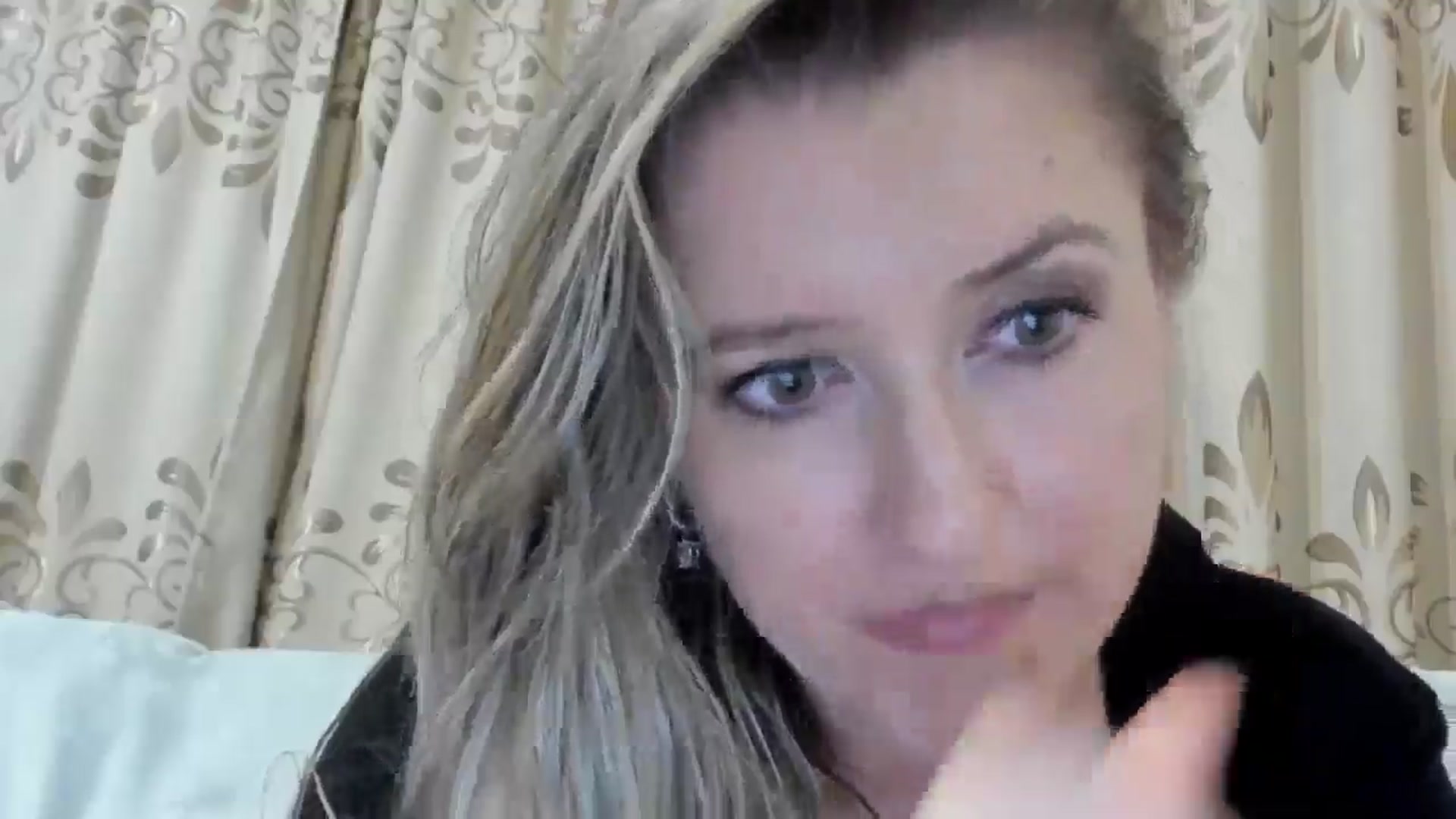 Gallery image thumbnail from BestDream's myfreecams stream on, 08/11/2025, 24:00 image 7 of 20
