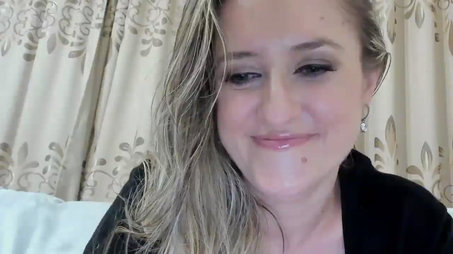Gallery image thumbnail from BestDream's myfreecams stream on, 08/11/2025, 24:00 image 16 of 20