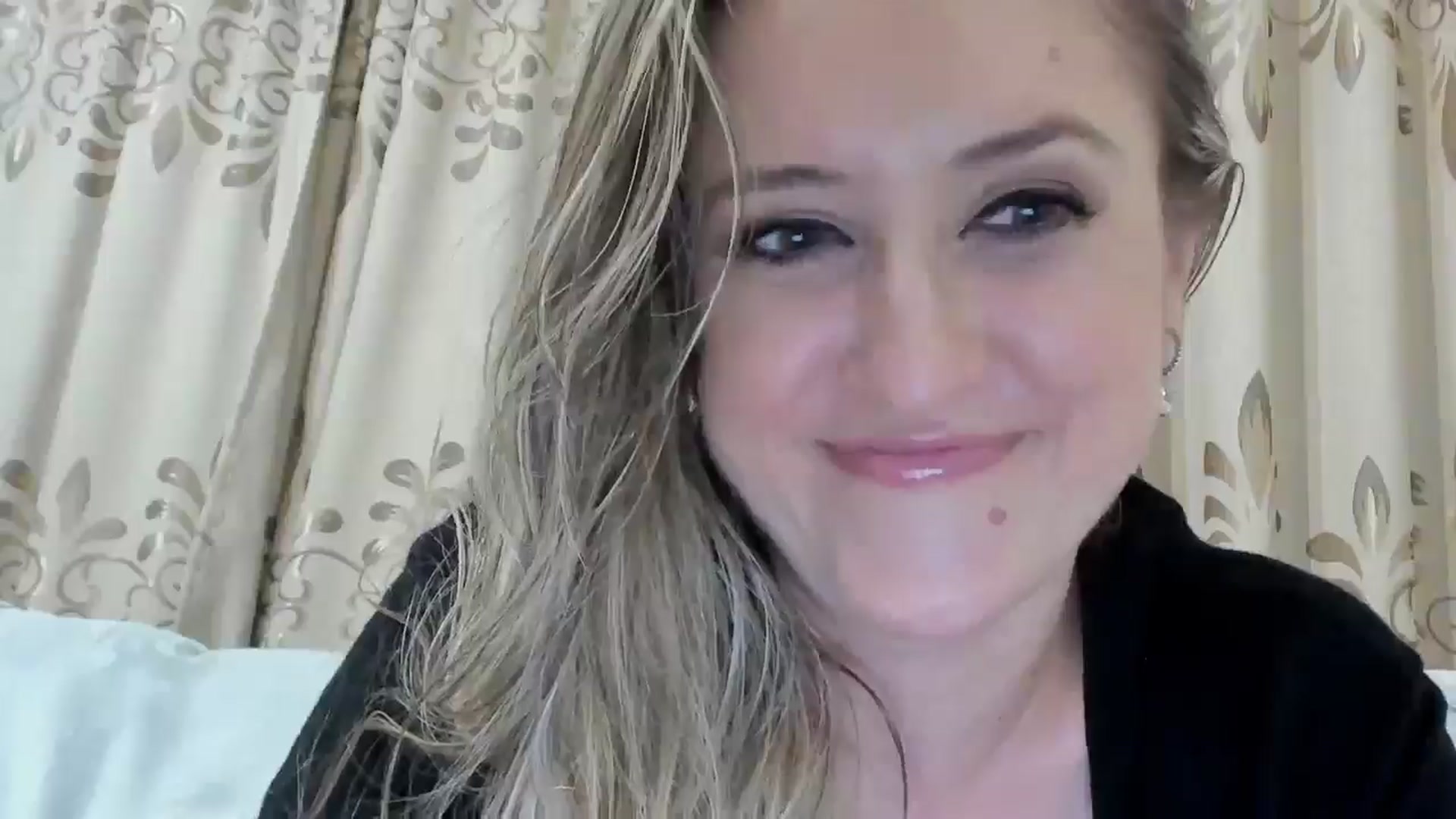 Gallery image thumbnail from BestDream's myfreecams stream on, 08/11/2025, 24:00 image 12 of 20