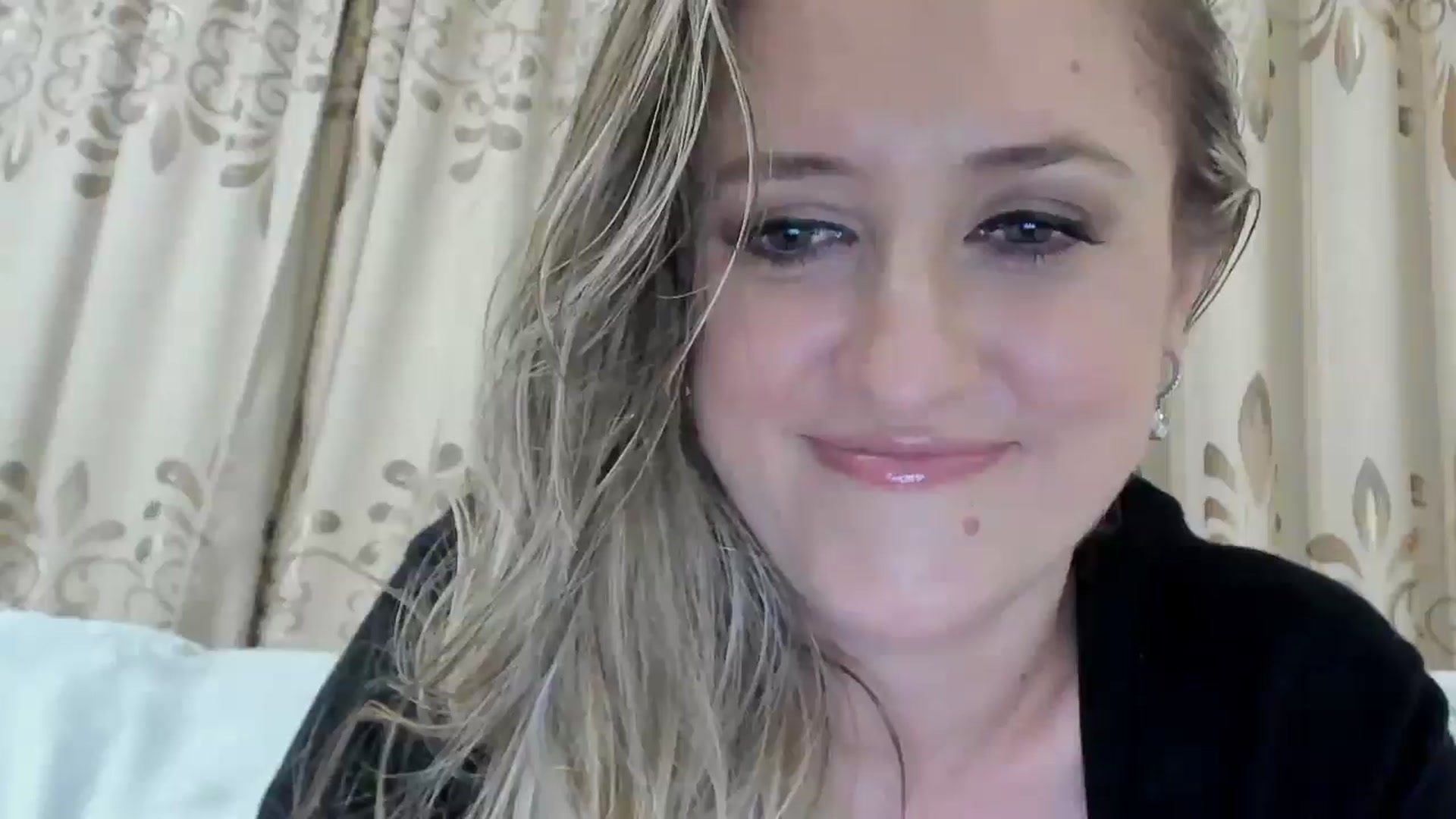 Gallery image thumbnail from BestDream's myfreecams stream on, 08/11/2025, 24:00 image 11 of 20