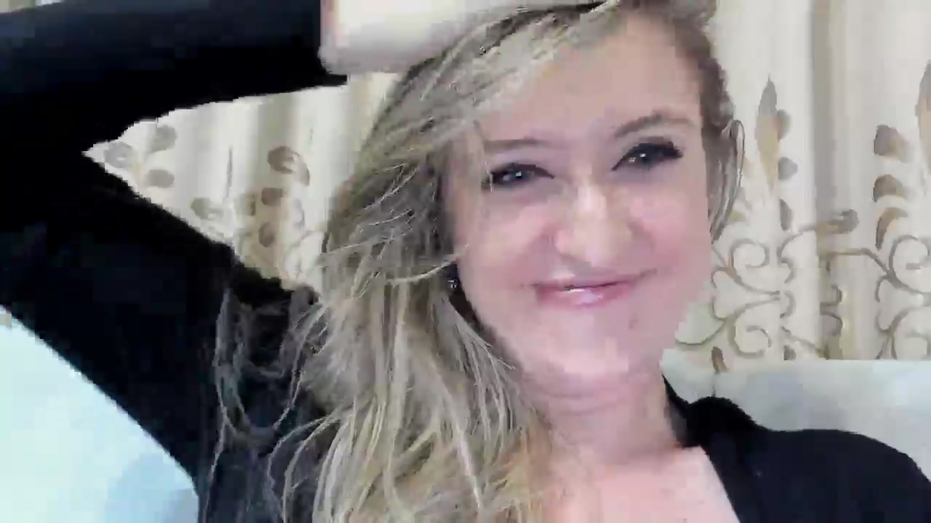 Gallery image thumbnail from BestDream's myfreecams stream on, 08/11/2025, 24:40 image 6 of 20