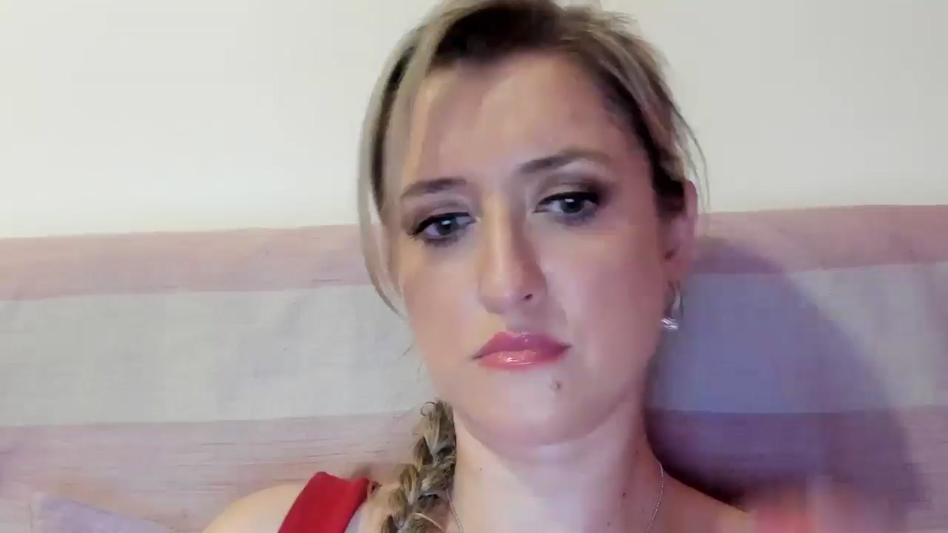 Gallery image thumbnail from BestDream's myfreecams stream on, 08/12/2025, 22:15 image 4 of 20