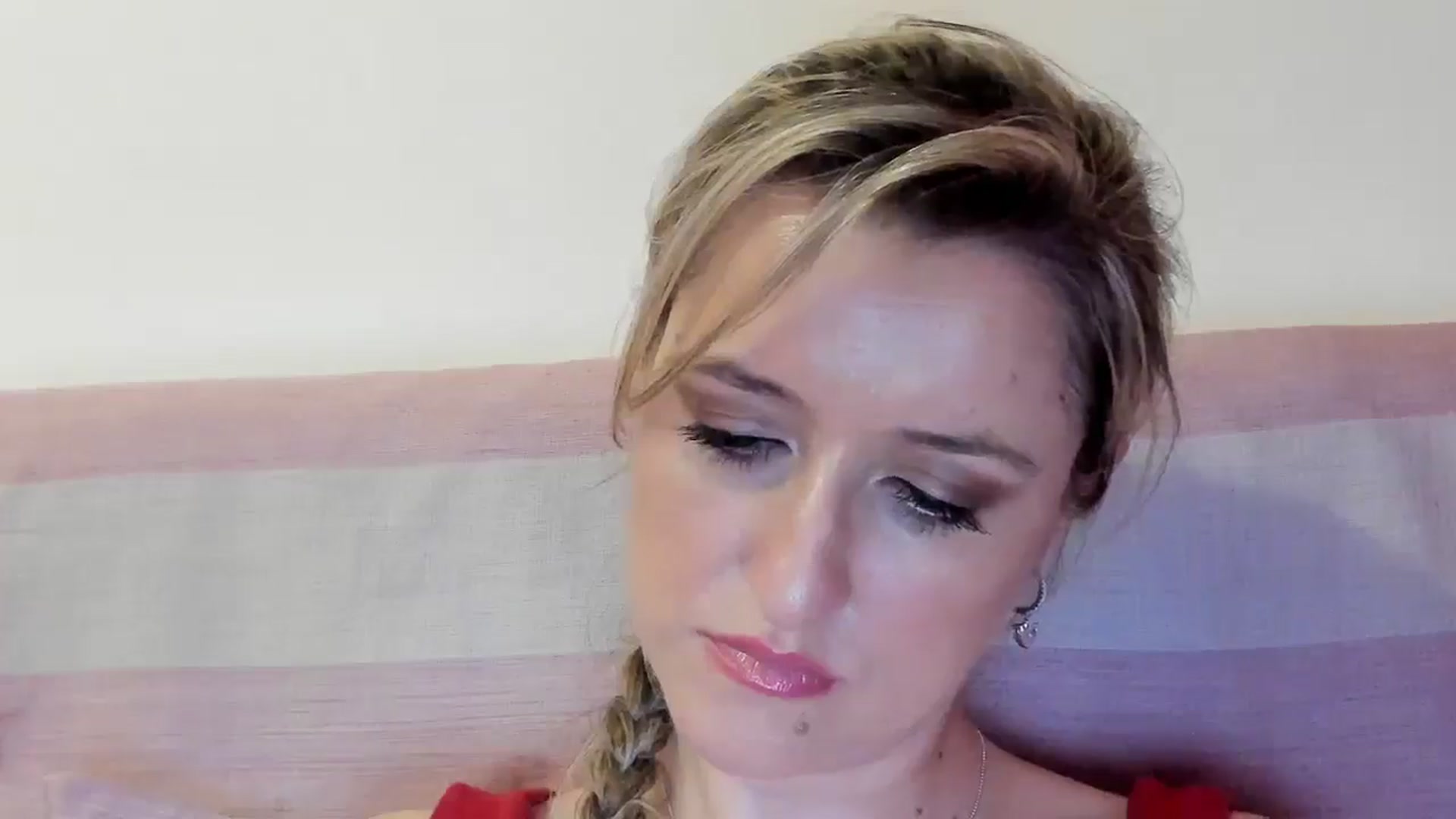Gallery image thumbnail from BestDream's myfreecams stream on, 08/12/2025, 22:15 image 19 of 20