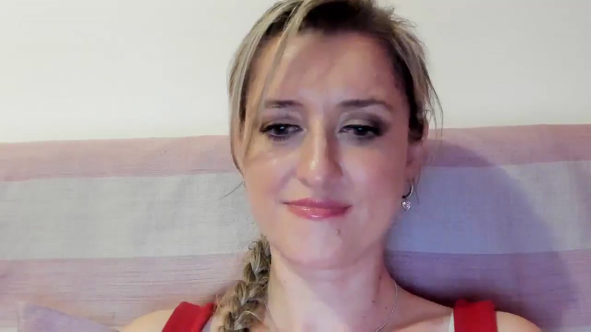 Gallery image thumbnail from BestDream's myfreecams stream on, 08/12/2025, 22:15 image 10 of 20