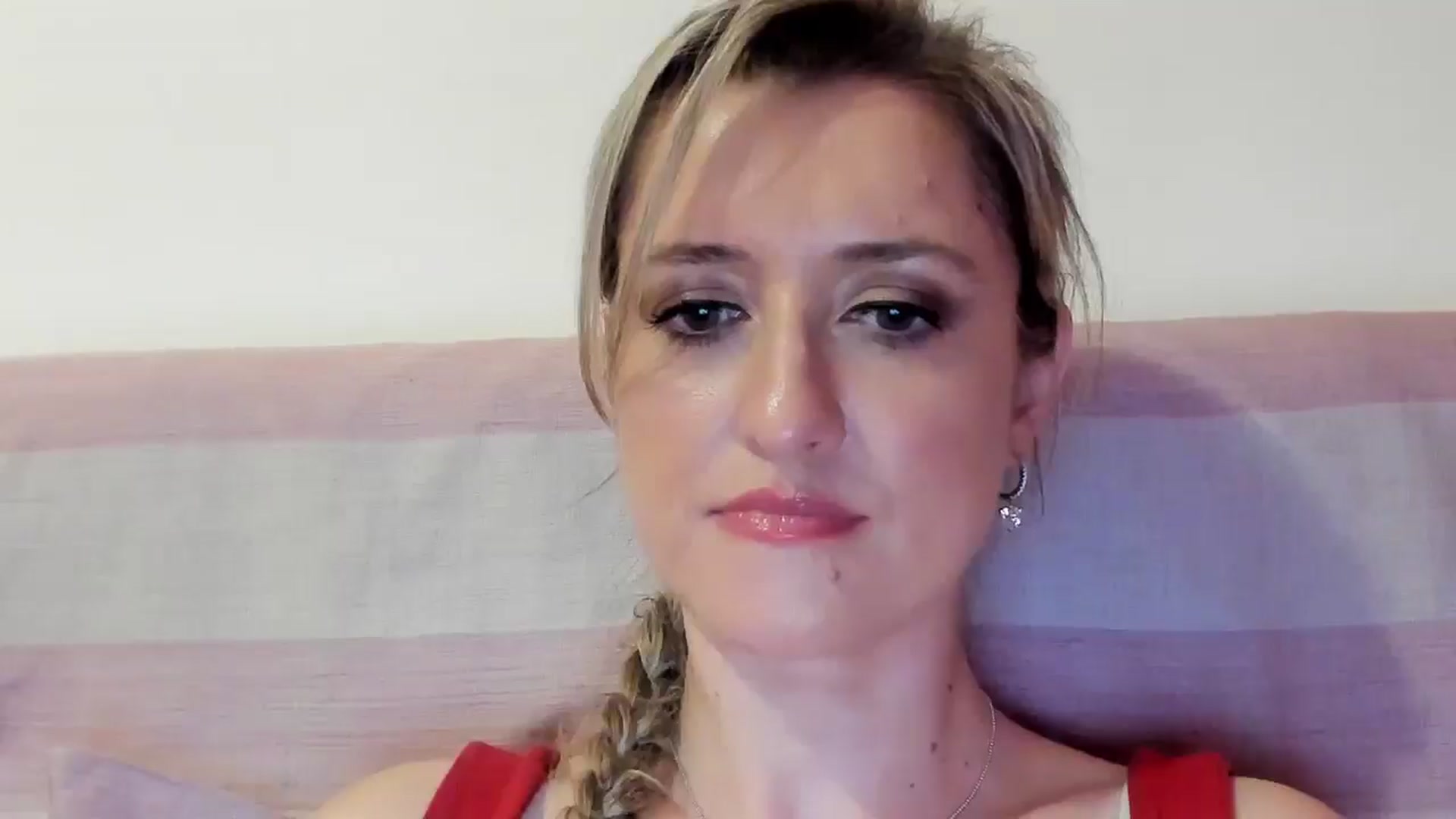 Gallery image thumbnail from BestDream's myfreecams stream on, 08/12/2025, 22:15 image 8 of 20