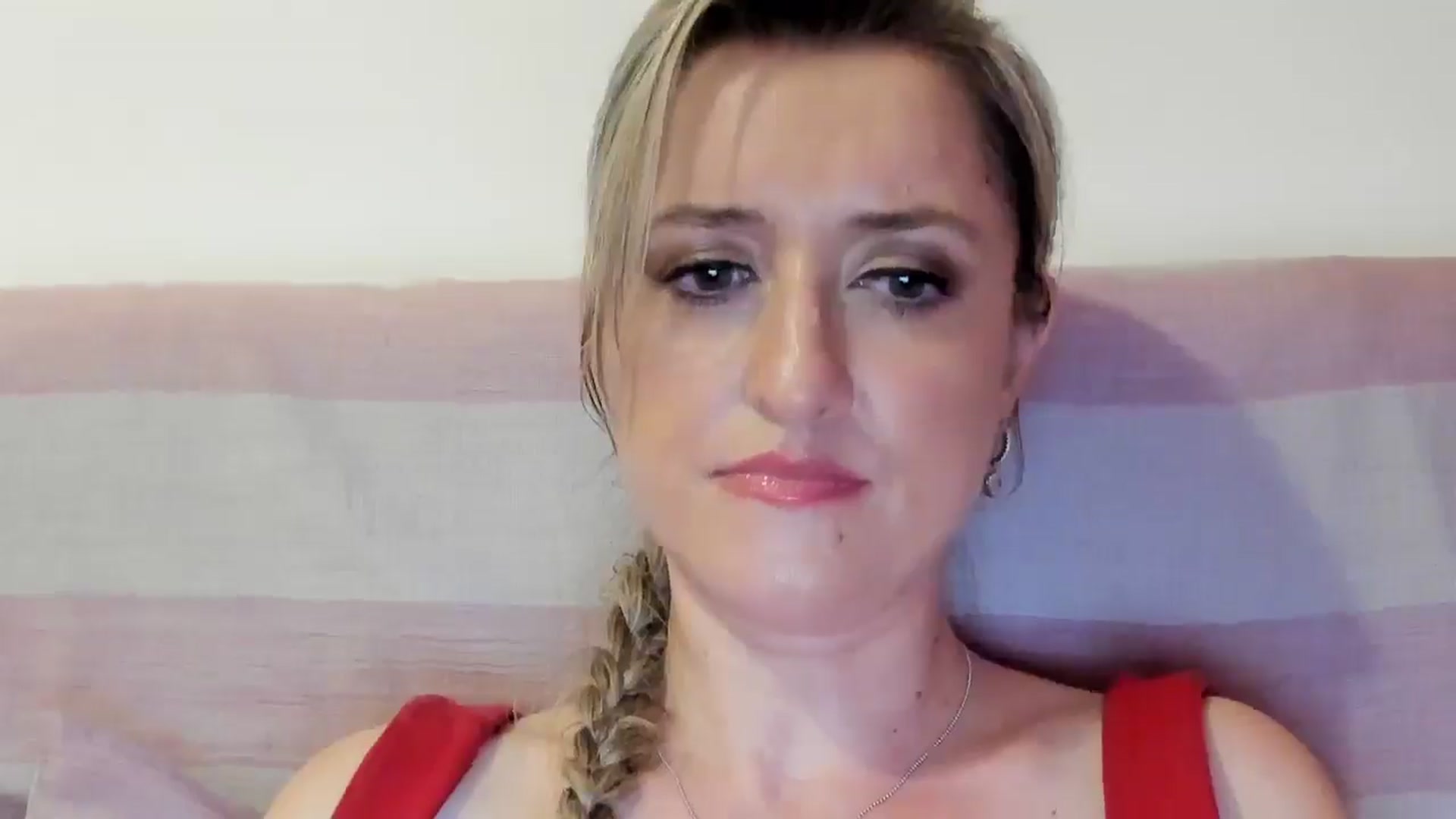 Gallery image thumbnail from BestDream's myfreecams stream on, 08/12/2025, 23:48 image 16 of 20