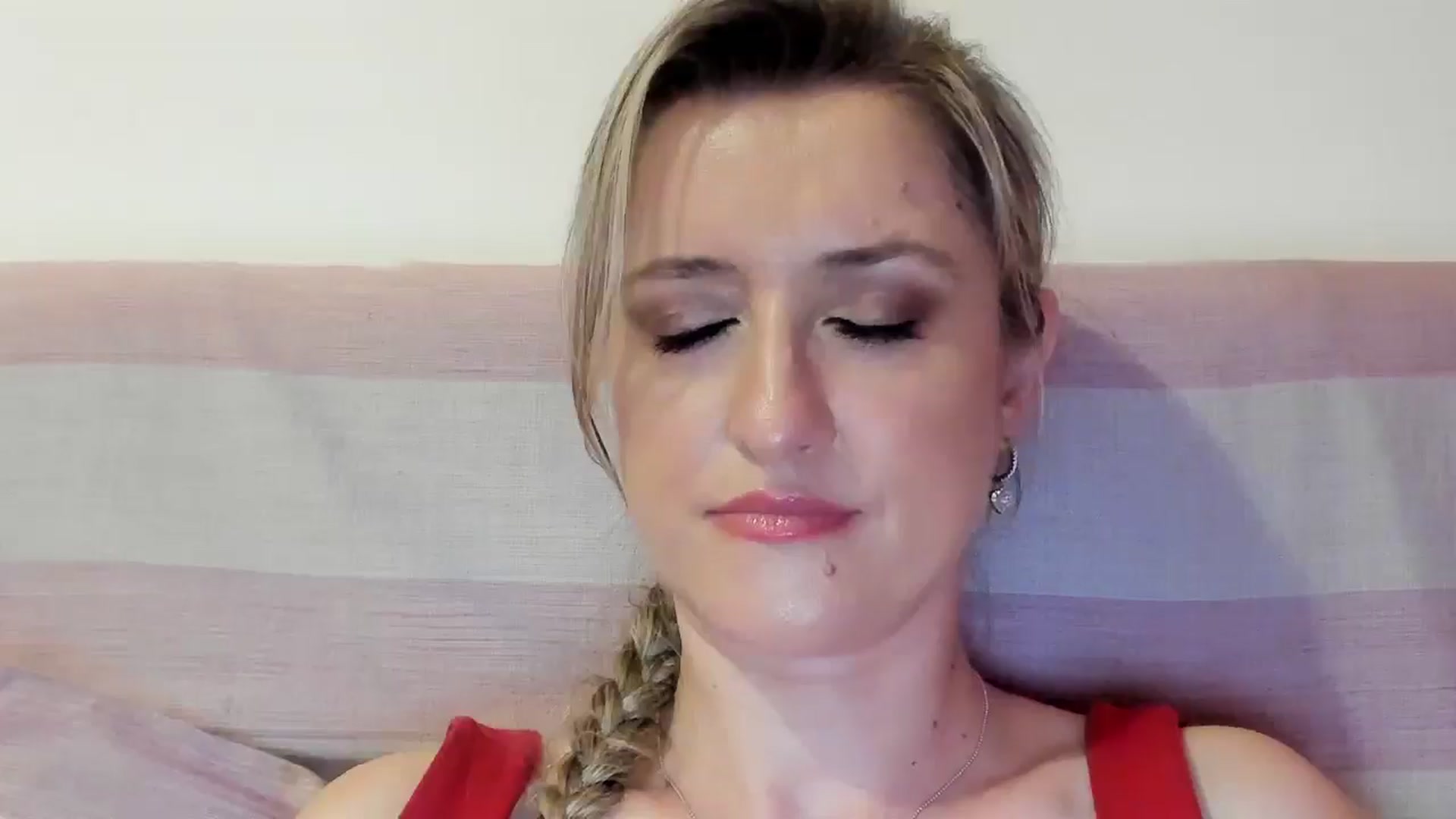 Gallery image thumbnail from BestDream's myfreecams stream on, 08/12/2025, 23:48 image 8 of 20