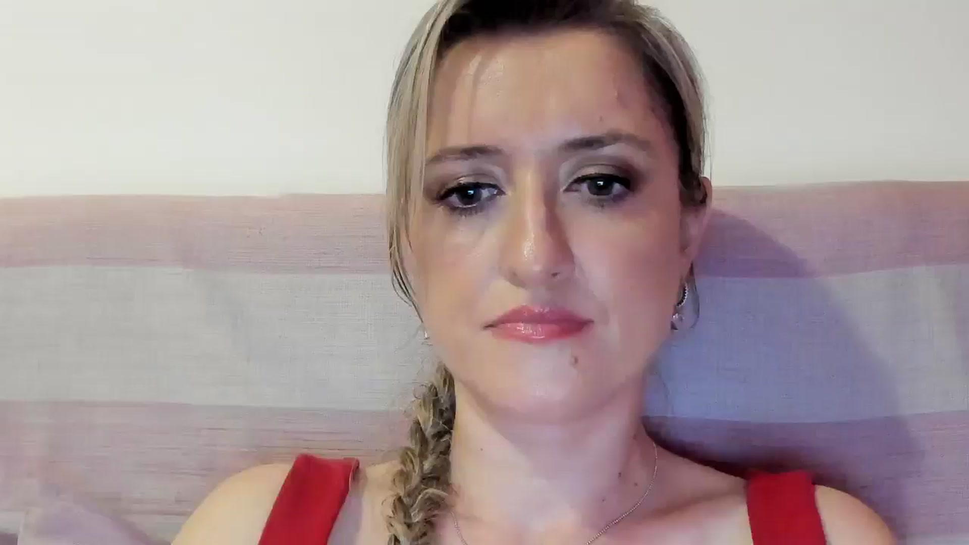 Gallery image thumbnail from BestDream's myfreecams stream on, 08/12/2025, 23:48 image 14 of 20