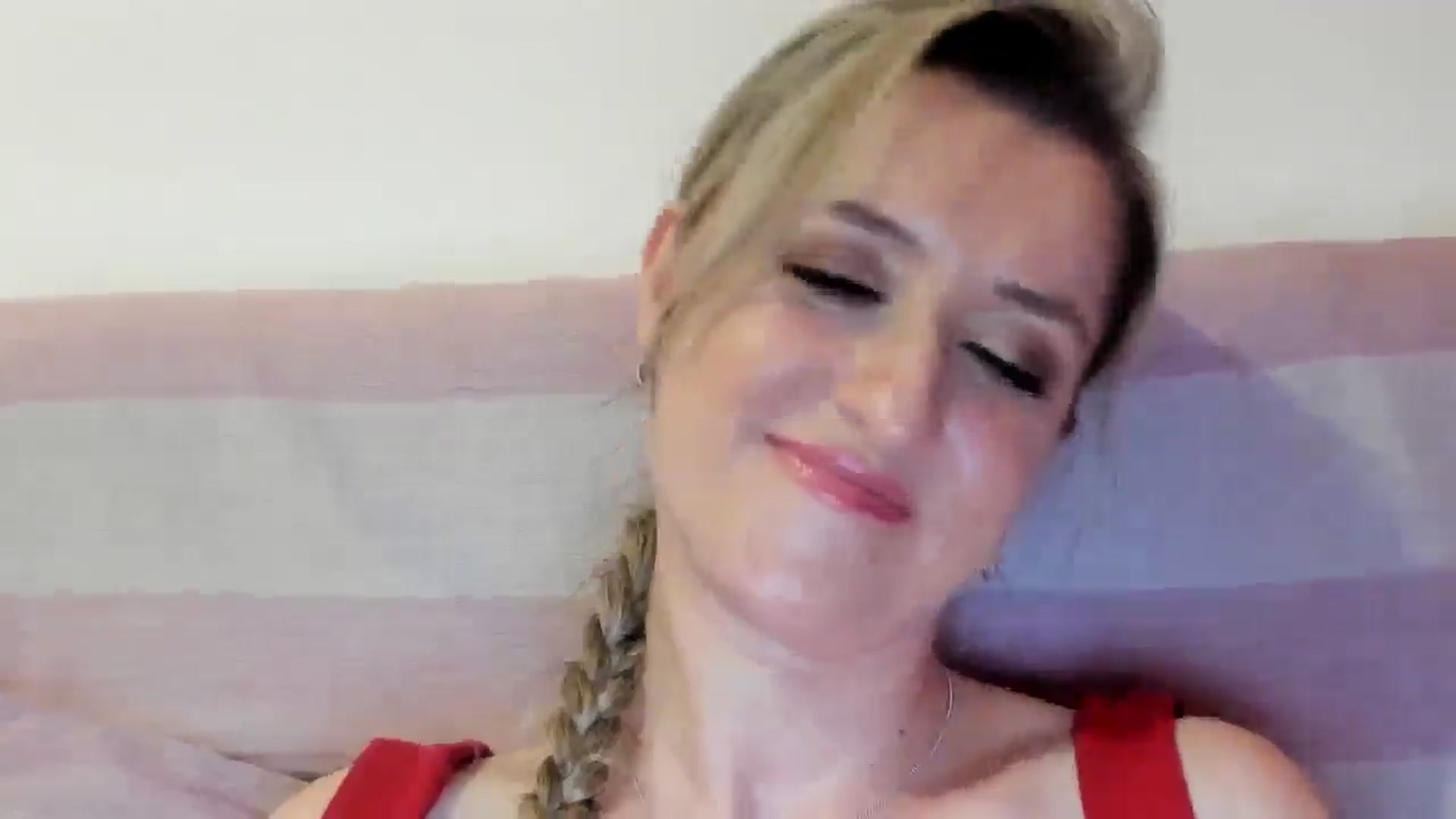 Gallery image thumbnail from BestDream's myfreecams stream on, 08/12/2025, 23:48 image 3 of 20