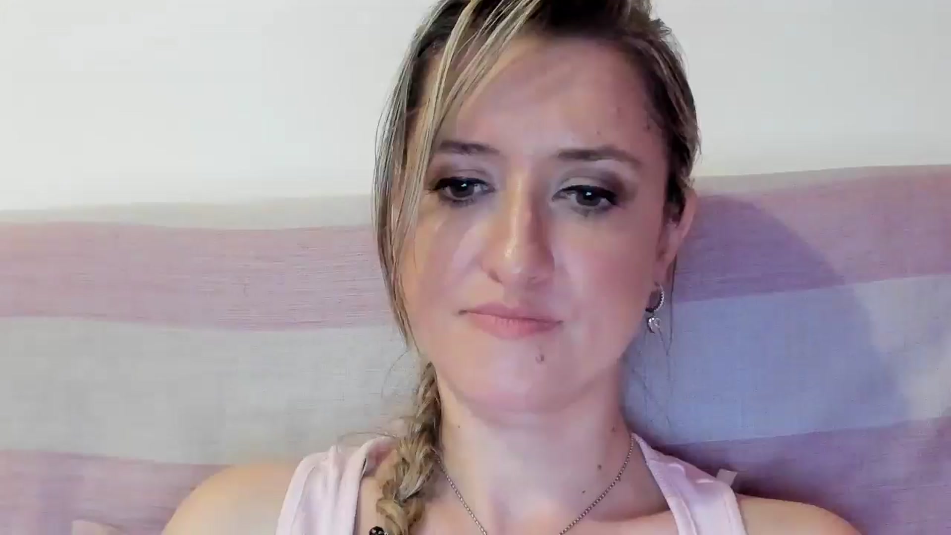 Gallery image thumbnail from BestDream's myfreecams stream on, 08/13/2025, 23:25 image 8 of 20