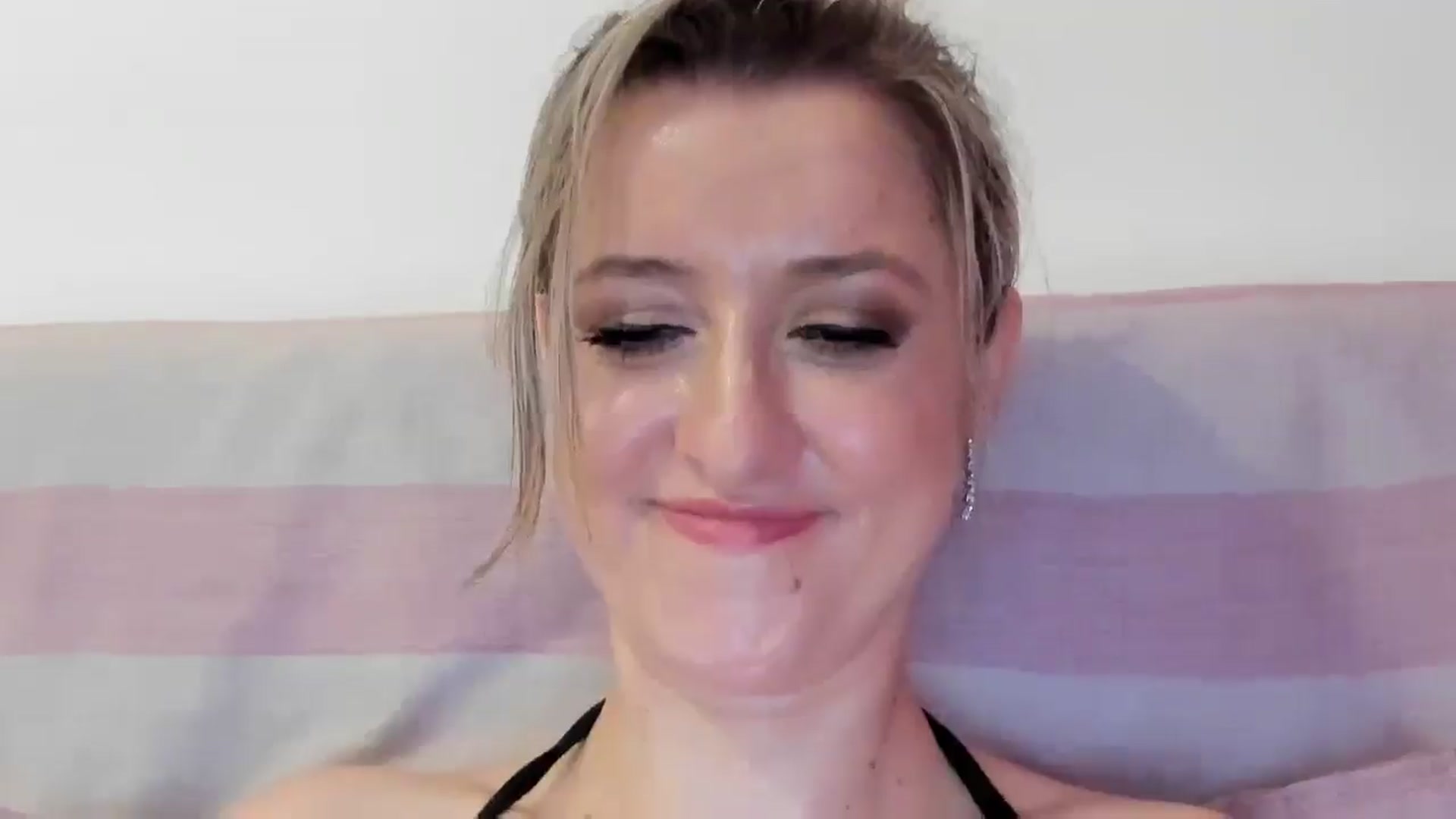 Gallery image thumbnail from BestDream's myfreecams stream on, 08/16/2025, 08:33 image 12 of 20