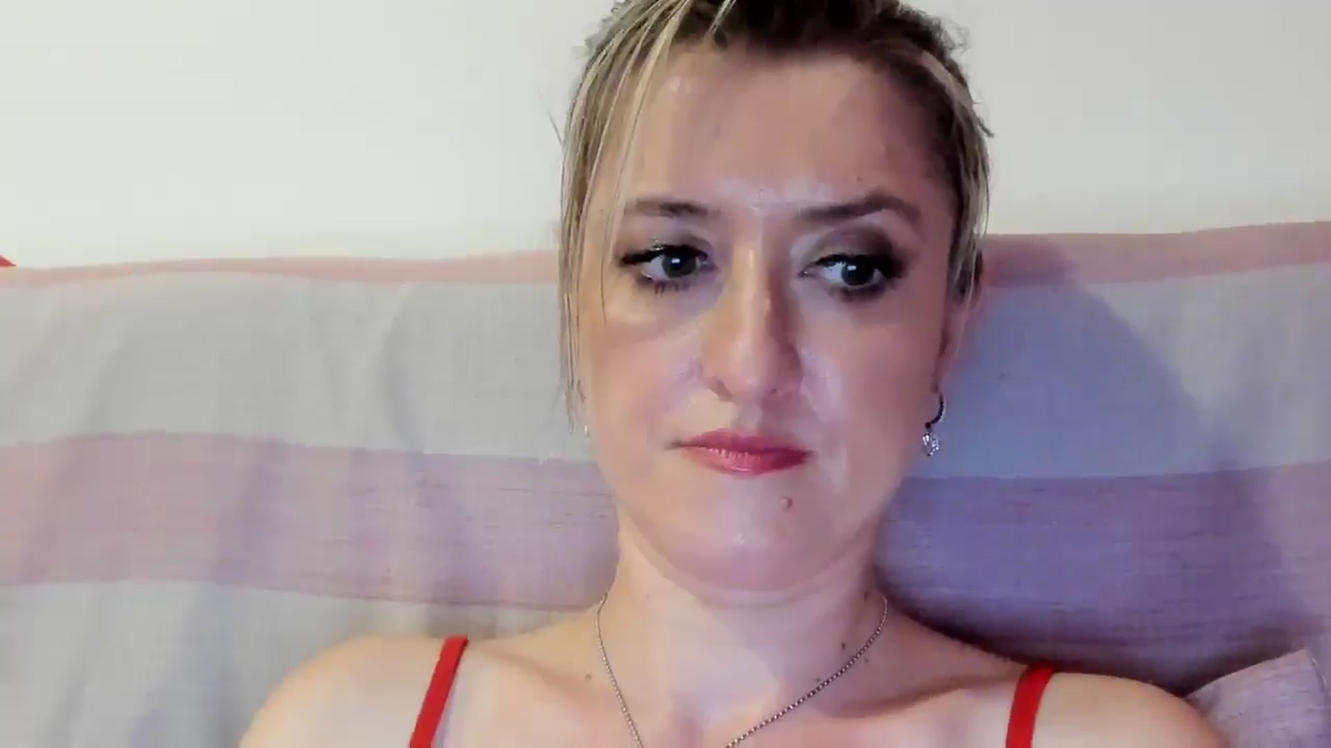 Gallery image thumbnail from BestDream's myfreecams stream on, 08/16/2025, 21:03 image 6 of 20