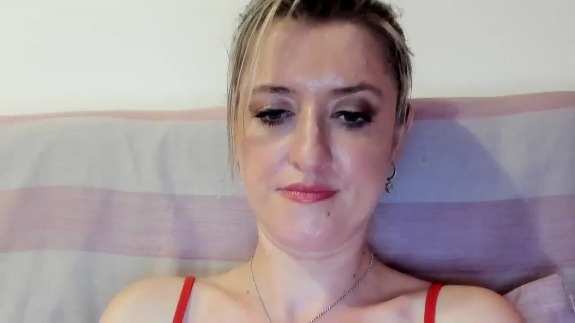 Gallery image thumbnail from BestDream's myfreecams stream on, 08/16/2025, 21:03 image 5 of 20