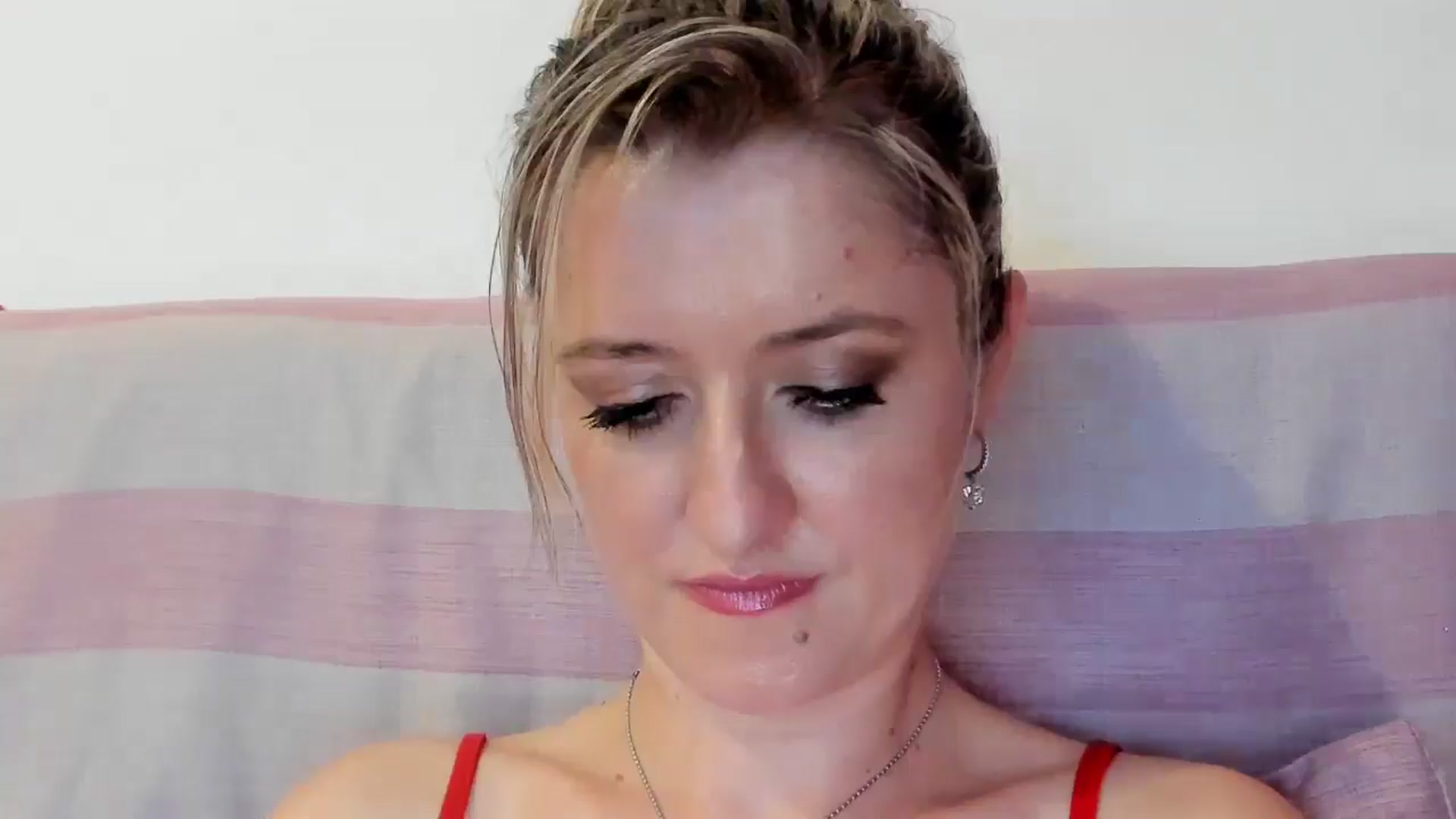 Gallery image thumbnail from BestDream's myfreecams stream on, 08/16/2025, 21:03 image 11 of 20