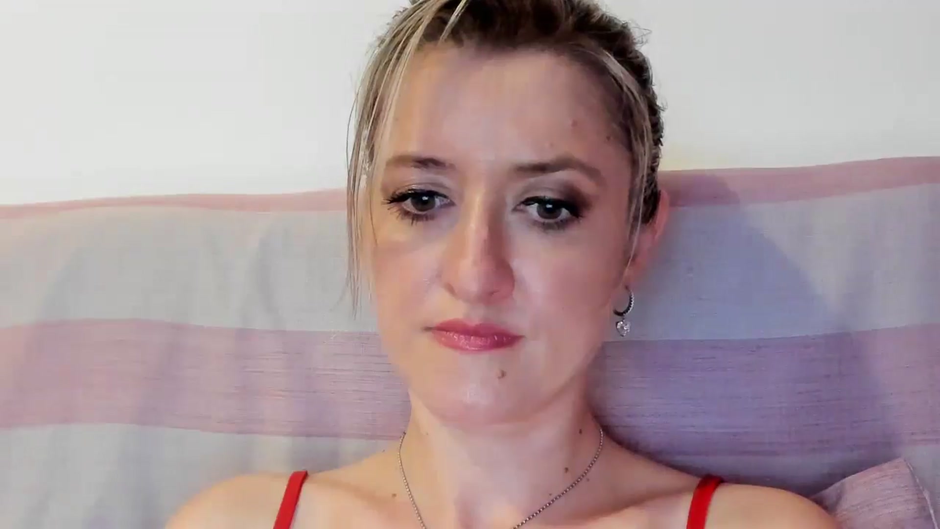 Gallery image thumbnail from BestDream's myfreecams stream on, 08/16/2025, 21:03 image 9 of 20