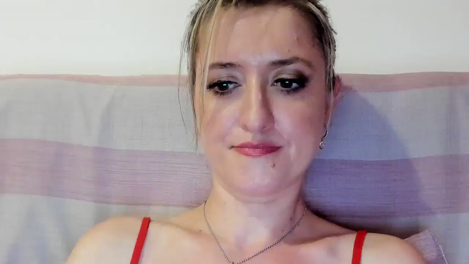 Gallery image thumbnail from BestDream's myfreecams stream on, 08/16/2025, 21:50 image 3 of 20