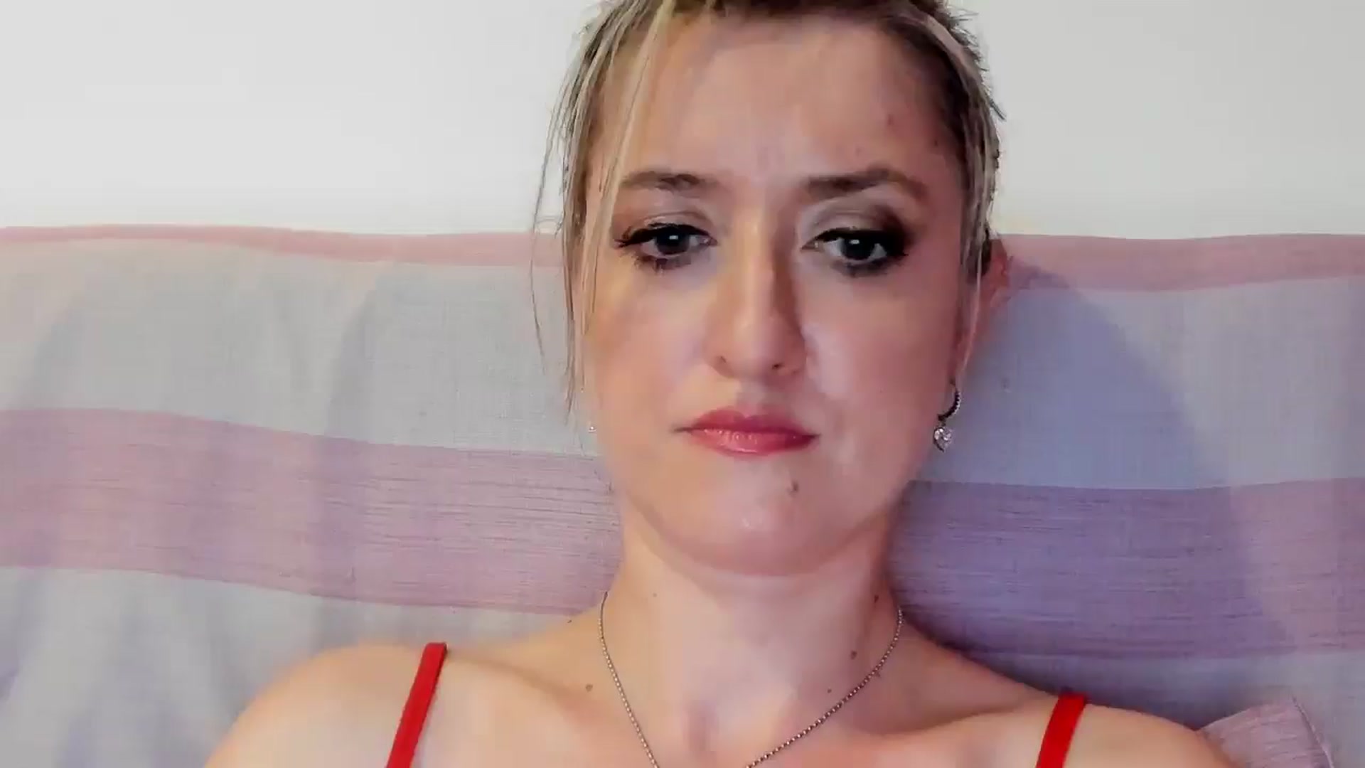 Gallery image thumbnail from BestDream's myfreecams stream on, 08/16/2025, 21:50 image 1 of 20