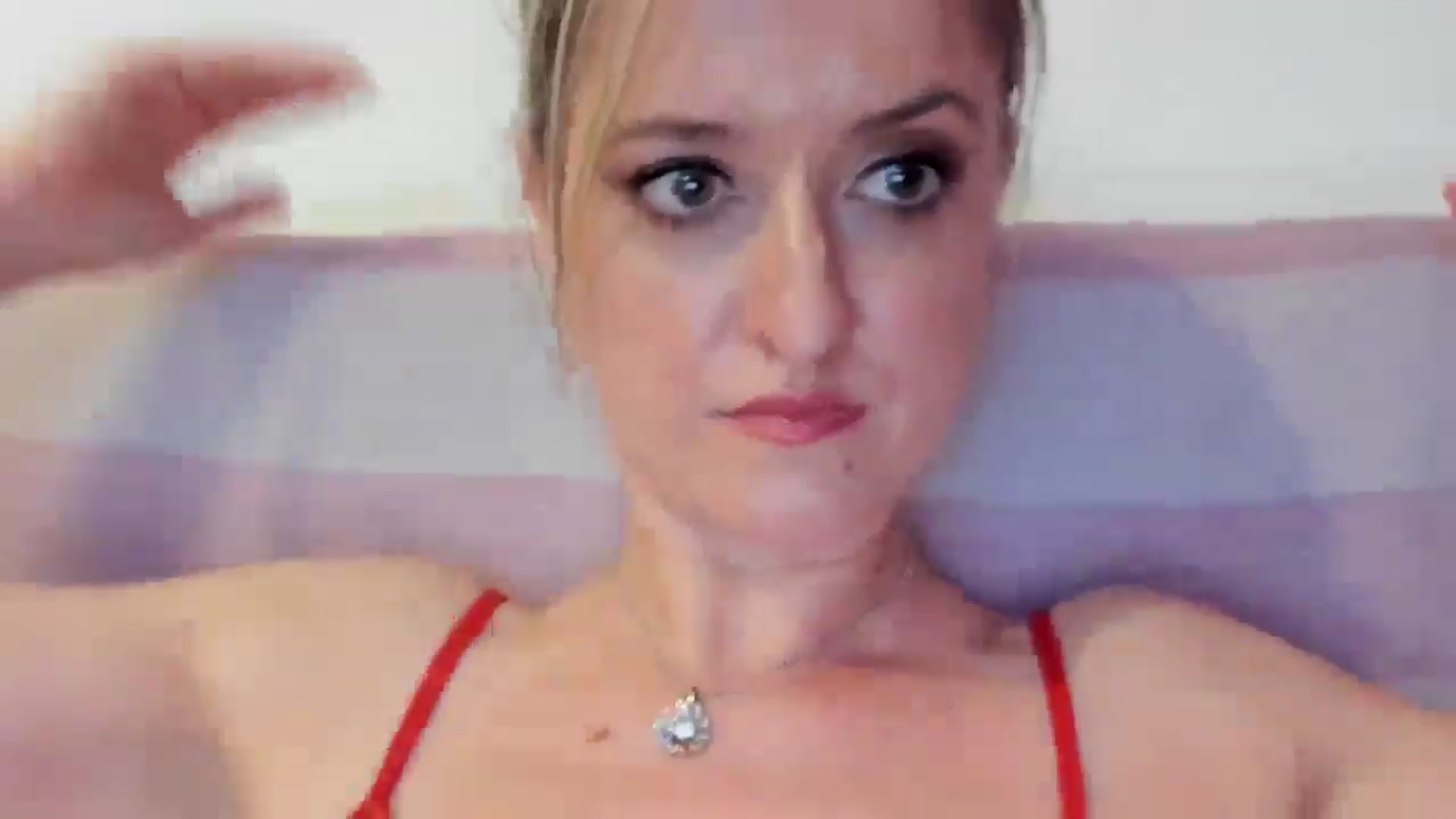 Gallery image thumbnail from BestDream's myfreecams stream on, 08/16/2025, 21:50 image 6 of 20