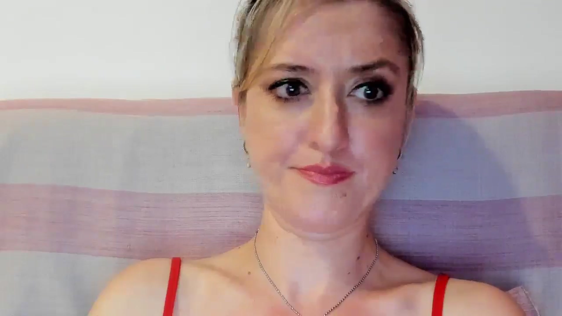 Gallery image thumbnail from BestDream's myfreecams stream on, 08/16/2025, 22:49 image 8 of 20