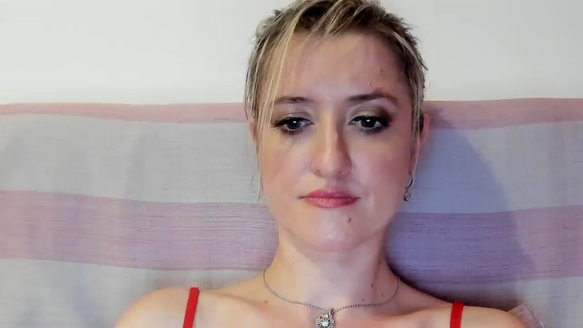 Gallery image thumbnail from BestDream's myfreecams stream on, 08/16/2025, 22:49 image 19 of 20