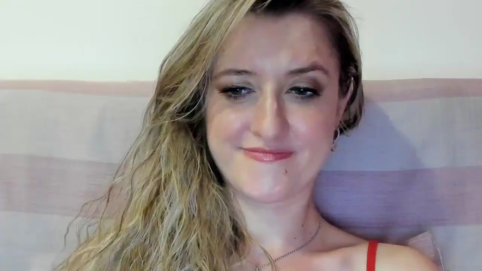 Gallery image thumbnail from BestDream's myfreecams stream on, 08/16/2025, 23:23 image 5 of 20