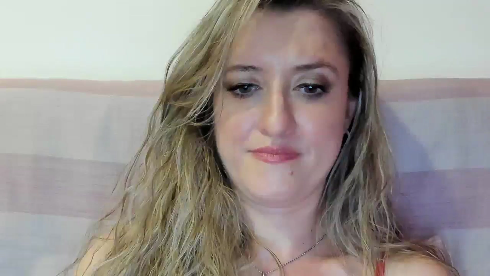 Gallery image thumbnail from BestDream's myfreecams stream on, 08/16/2025, 23:23 image 7 of 20