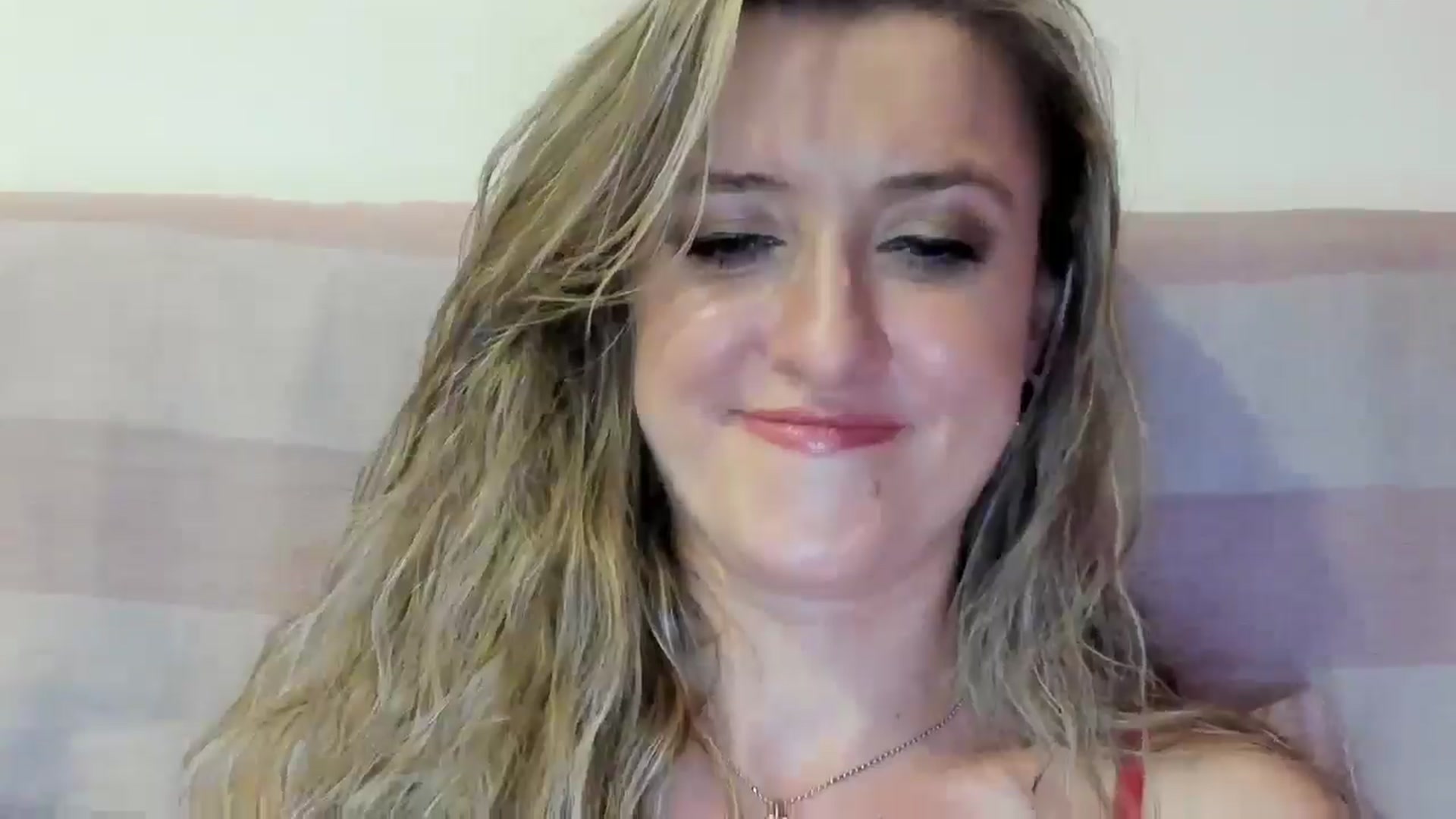Gallery image thumbnail from BestDream's myfreecams stream on, 08/16/2025, 23:23 image 11 of 20