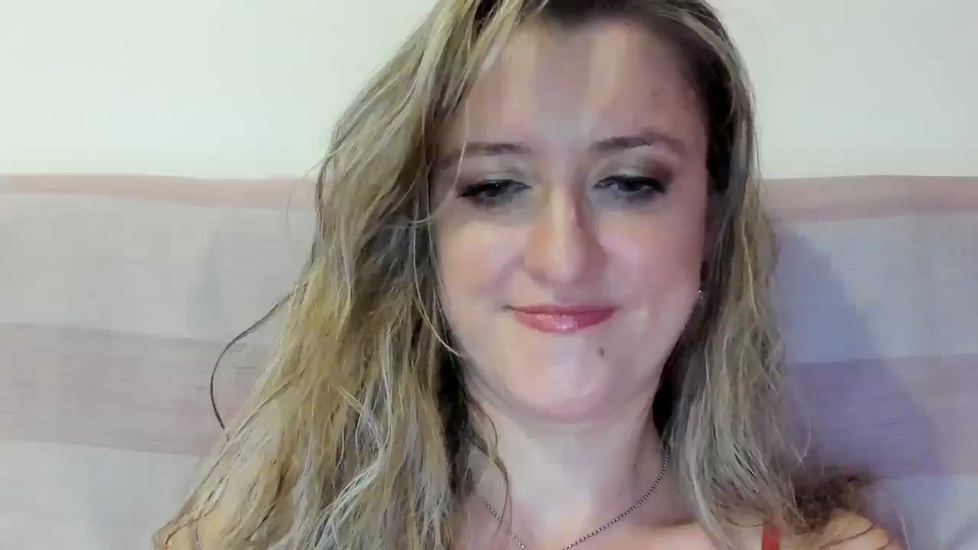 Gallery image thumbnail from BestDream's myfreecams stream on, 08/16/2025, 23:23 image 2 of 20