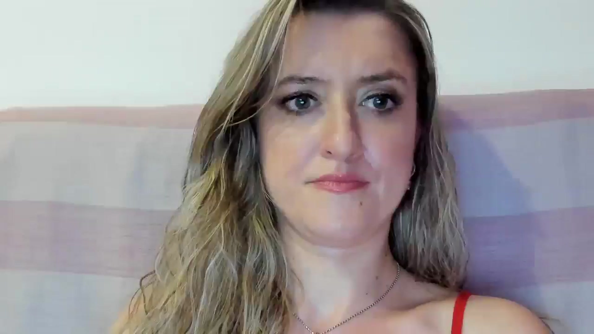 Gallery image thumbnail from BestDream's myfreecams stream on, 08/16/2025, 23:49 image 2 of 20