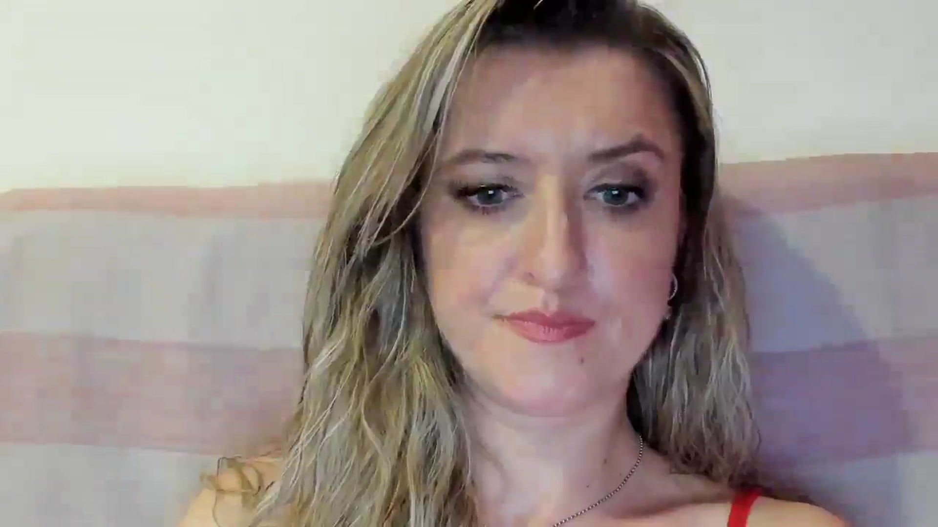Gallery image thumbnail from BestDream's myfreecams stream on, 08/16/2025, 23:49 image 7 of 20