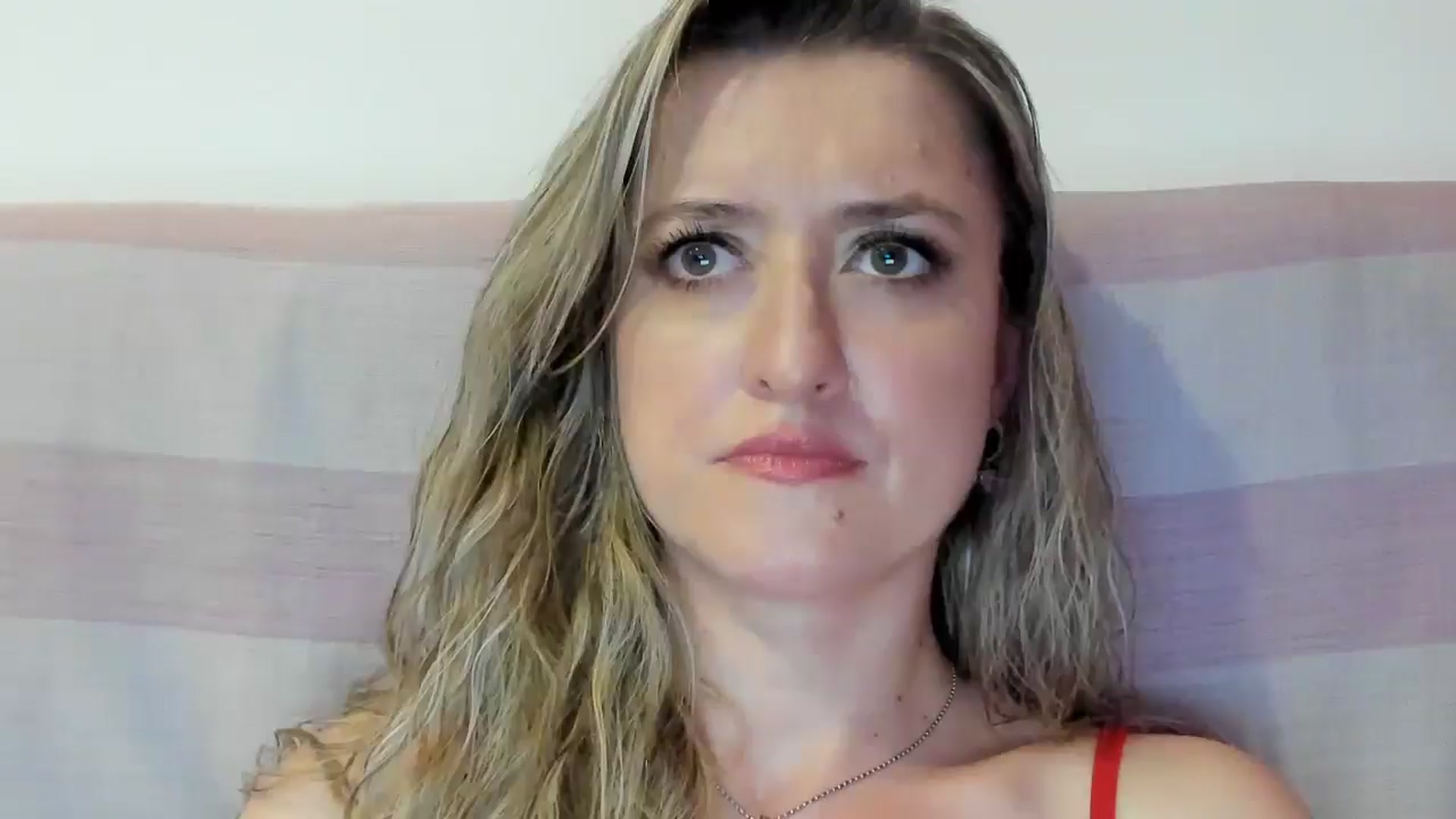 Gallery image thumbnail from BestDream's myfreecams stream on, 08/16/2025, 23:49 image 19 of 20