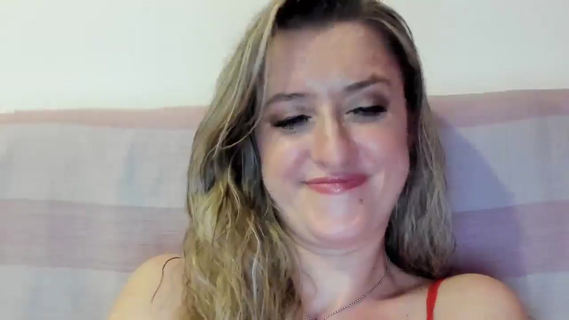 Gallery image thumbnail from BestDream's myfreecams stream on, 08/16/2025, 23:49 image 5 of 20