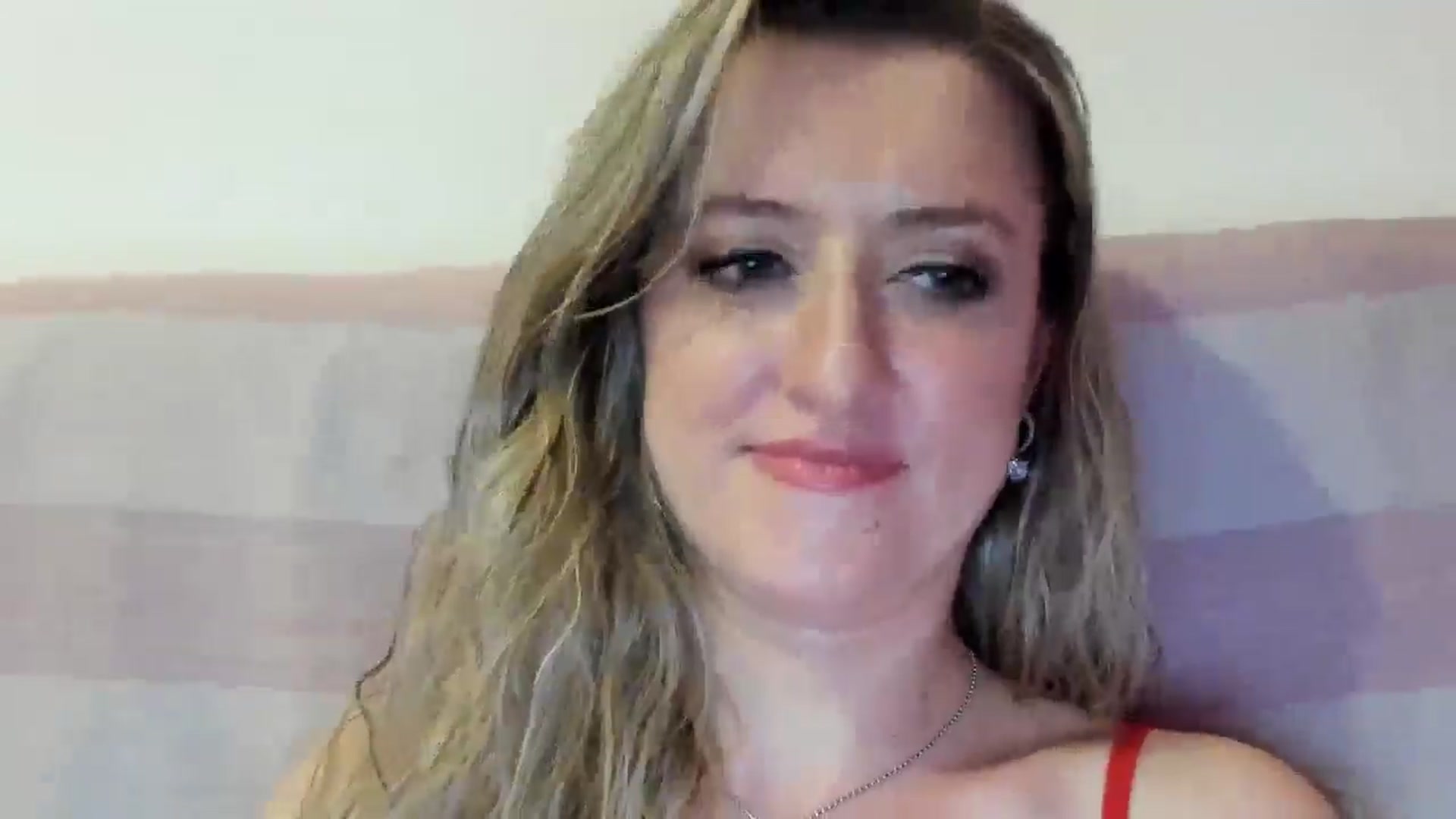 Gallery image thumbnail from BestDream's myfreecams stream on, 08/16/2025, 23:49 image 4 of 20