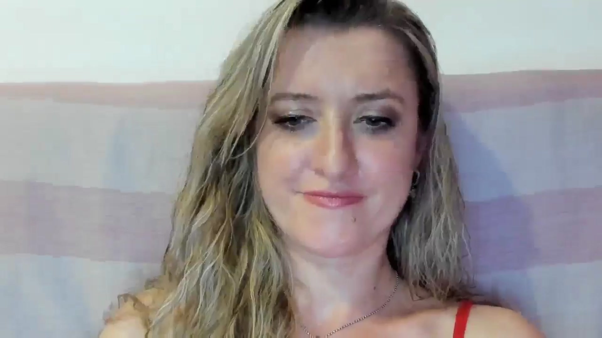 Gallery image thumbnail from BestDream's myfreecams stream on, 08/16/2025, 23:49 image 20 of 20