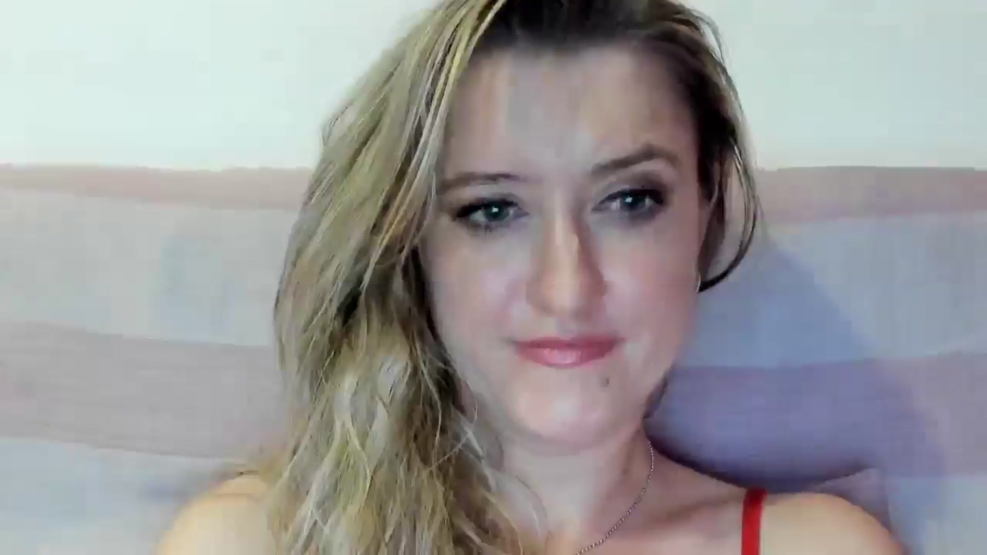 Gallery image thumbnail from BestDream's myfreecams stream on, 08/17/2025, 24:21 image 11 of 20