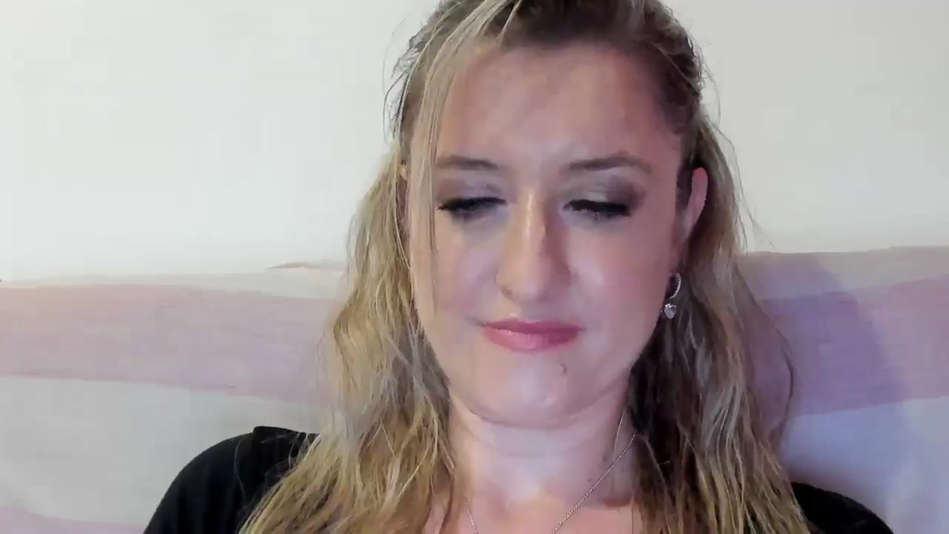 Gallery image thumbnail from BestDream's myfreecams stream on, 08/17/2025, 22:39 image 7 of 20