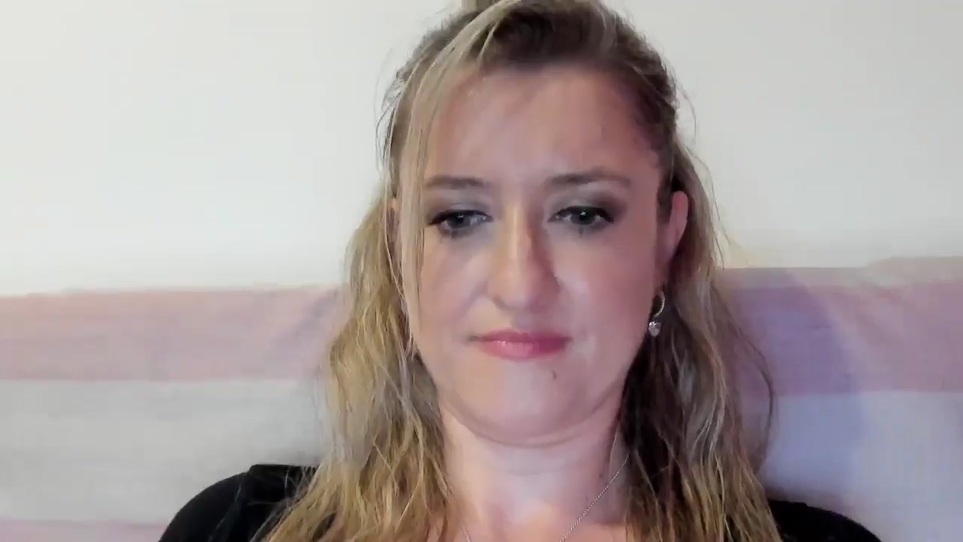 Gallery image thumbnail from BestDream's myfreecams stream on, 08/17/2025, 22:39 image 16 of 20